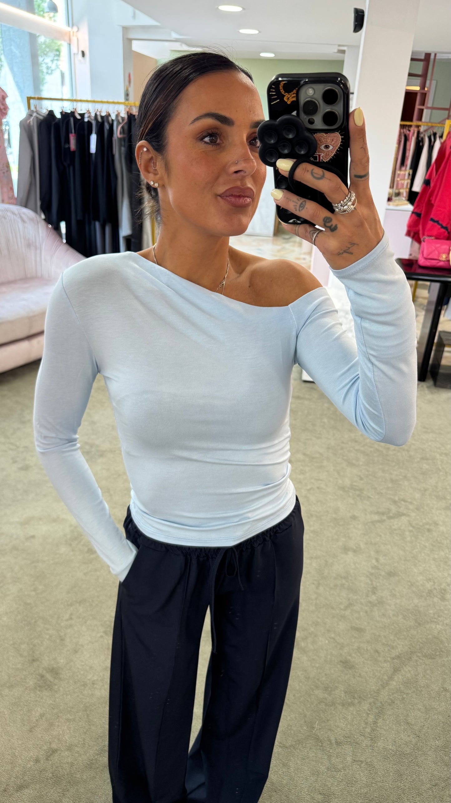 Maglia monospalla azzurra sottogiacca