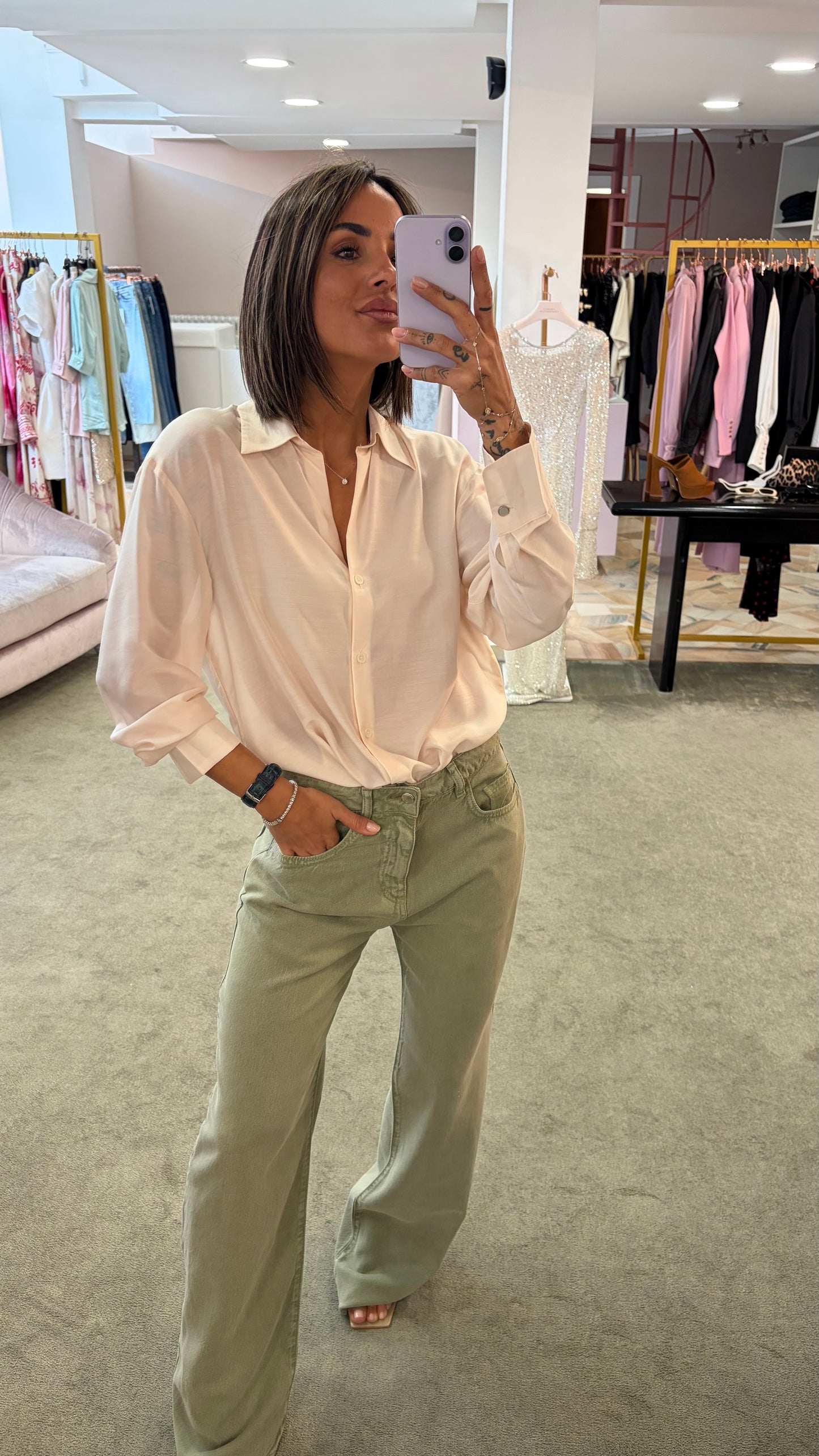 Camicia rosa chiaro scollo a v glp