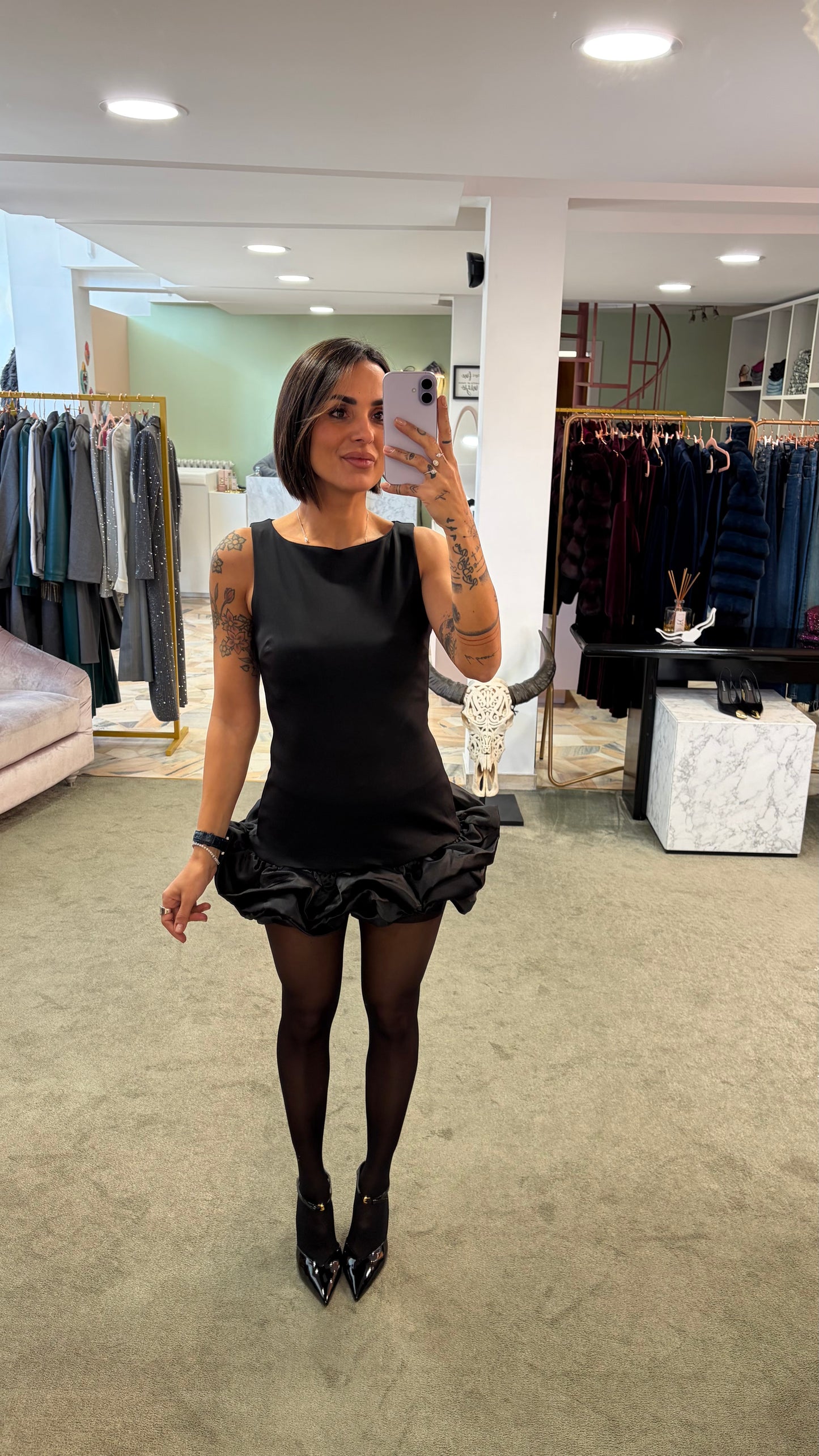 Abito mini nero con fascia volant gl