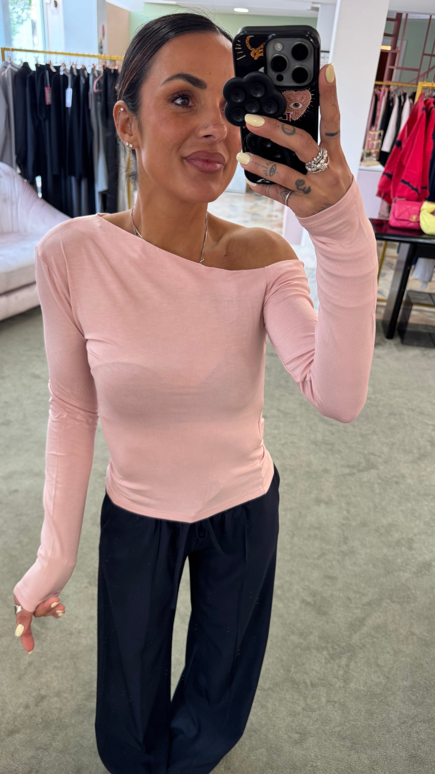Maglia monospalla rosa nude sottogiacca