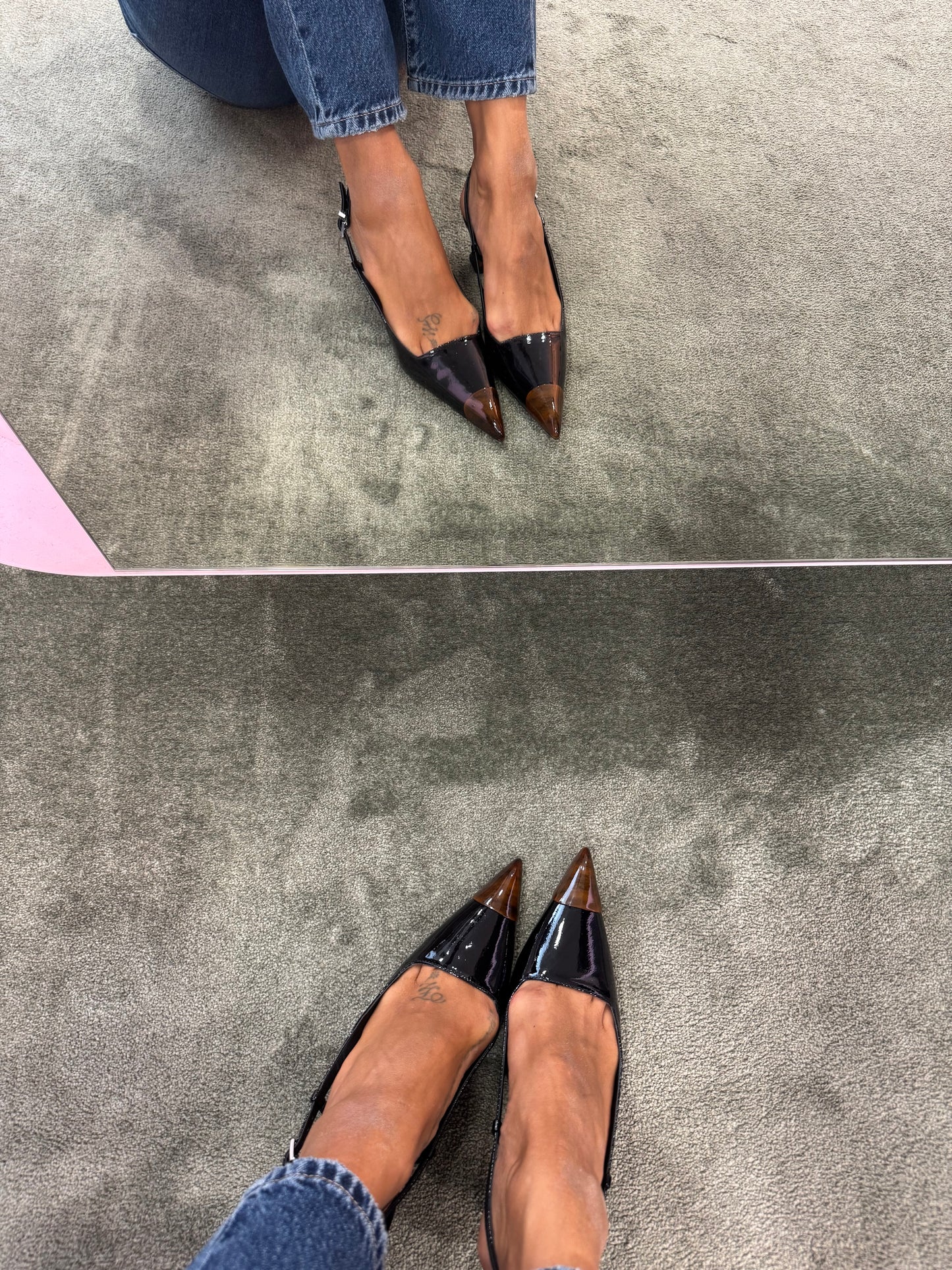 Slingback nera in vernice con punta tartarugata