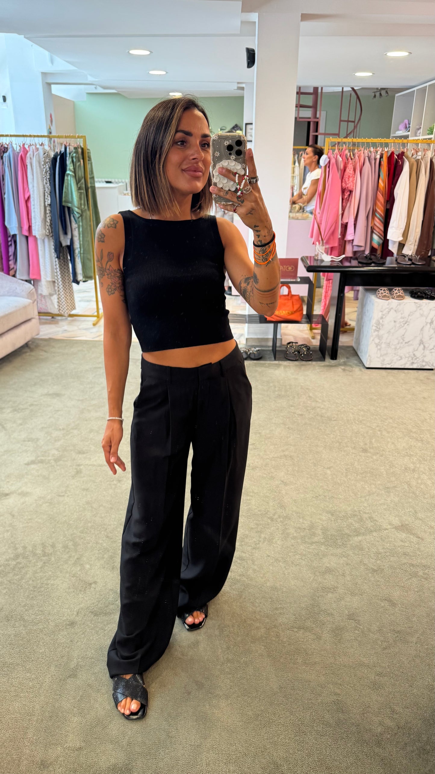 Pantaloni neri ellis con pences wide leg jx