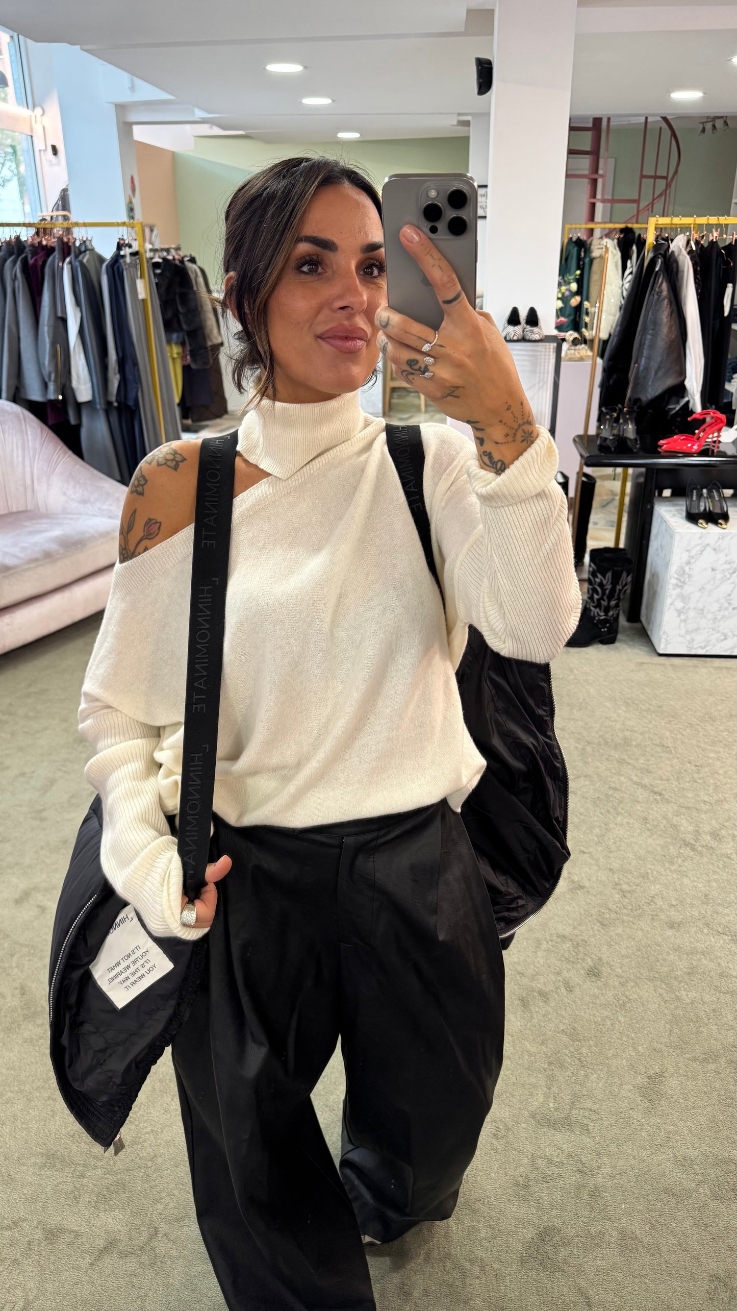 Piumino nero over con cappuccio Hinnominate