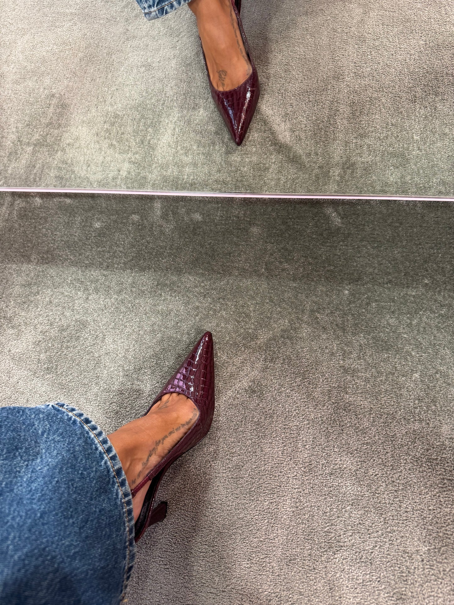 Slingback bordeaux crocodile in vernice