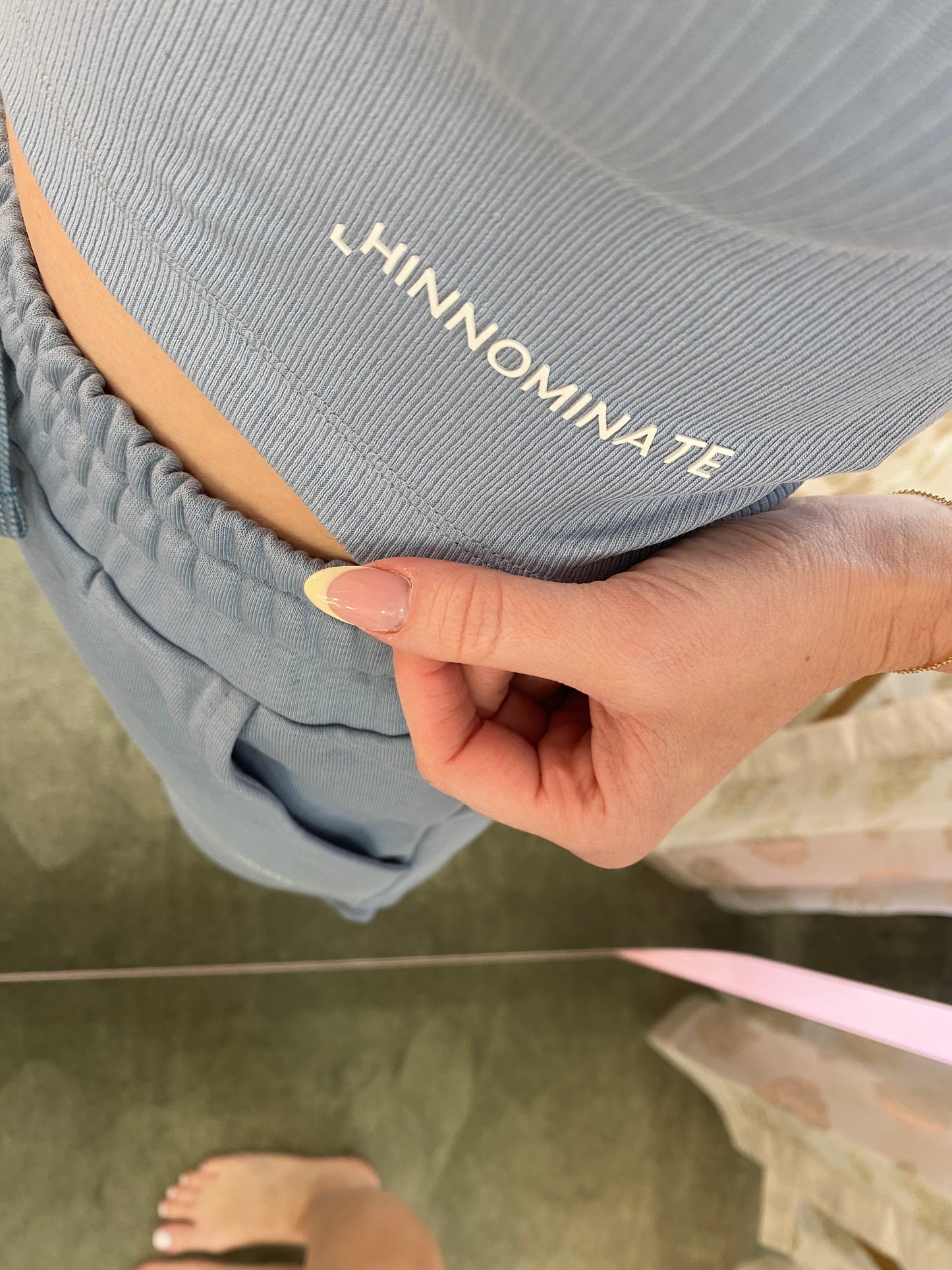 Crop top azzurro polvere a costine hinnominate