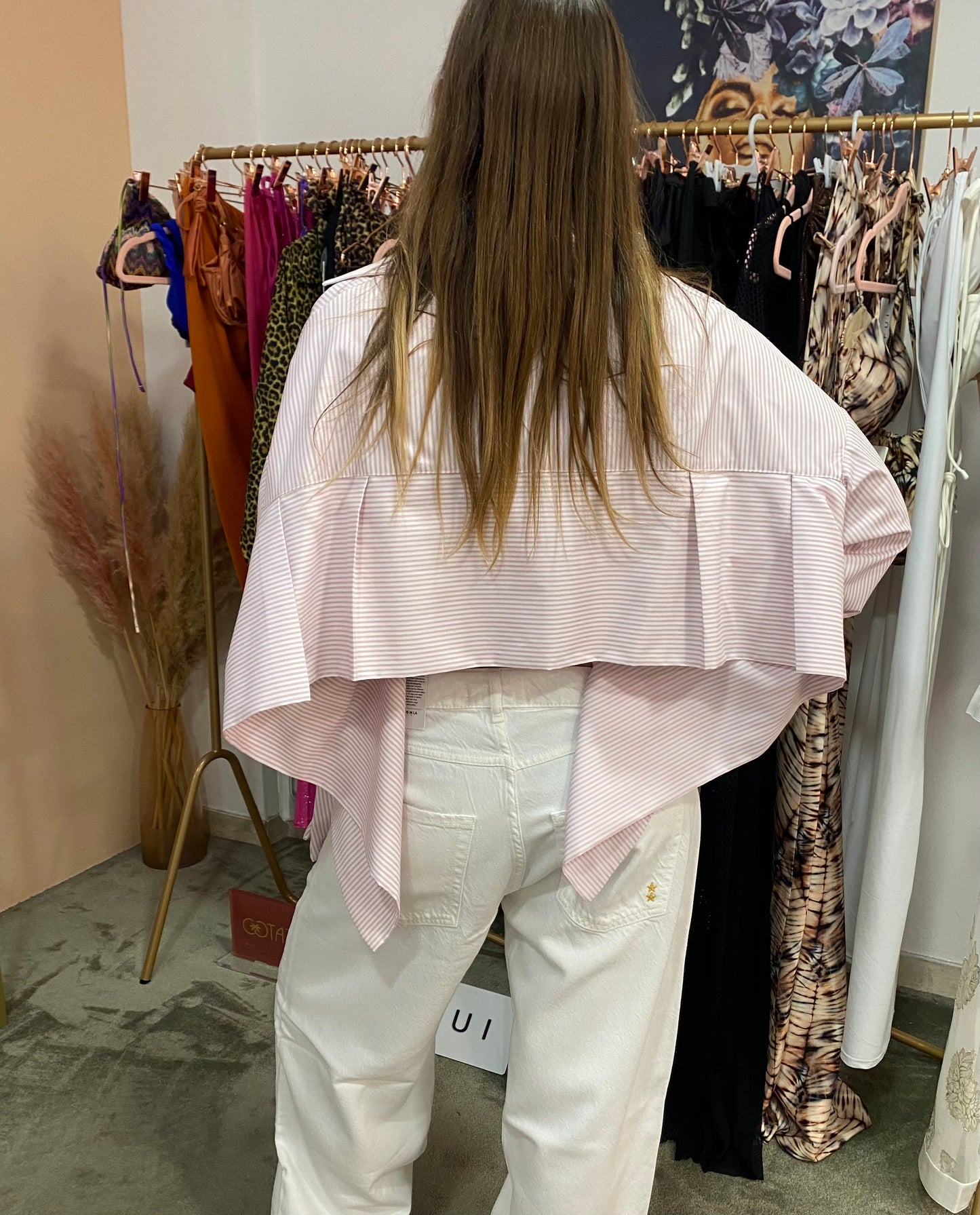 Camicia rosa a righe schiena scoperta ks