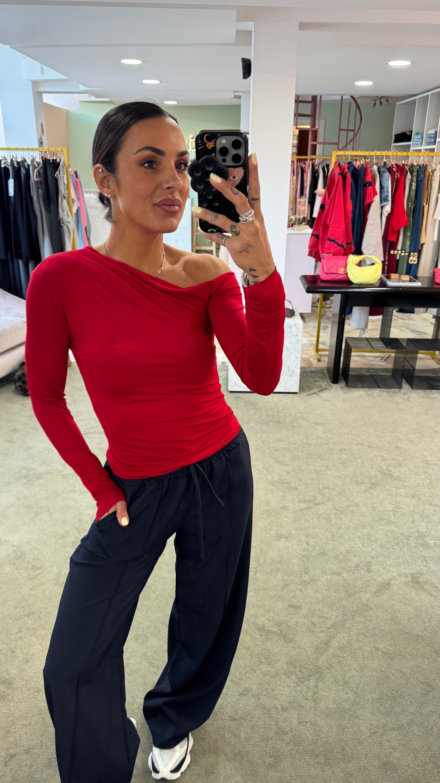 Maglia monospalla rosso sottogiacca