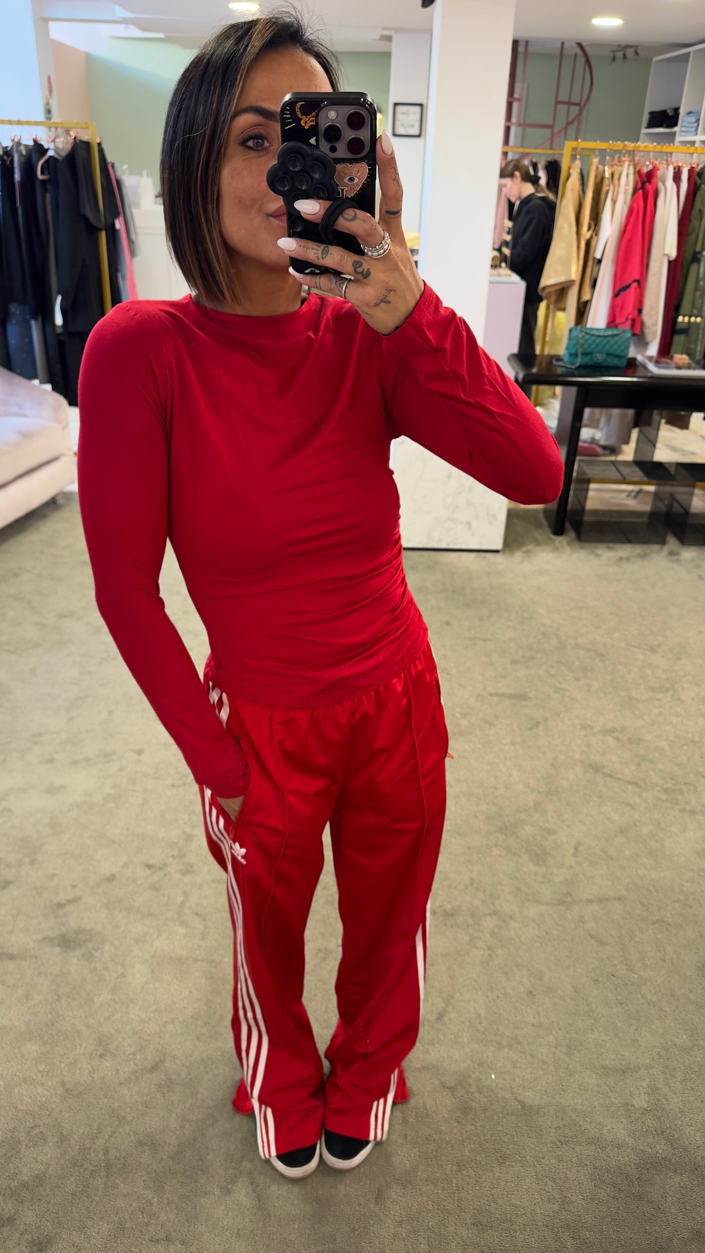 Maglia rossa con arricciature sottogiacca maniche lunghe