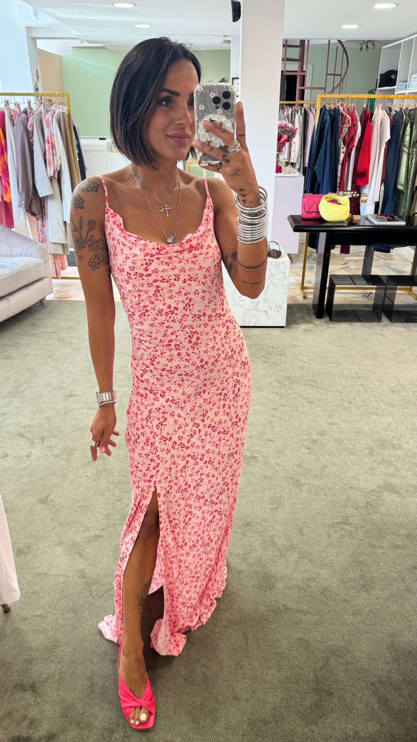 Abito kelly MAR DE MARGARITAS rosa a fiori con spacco lungo