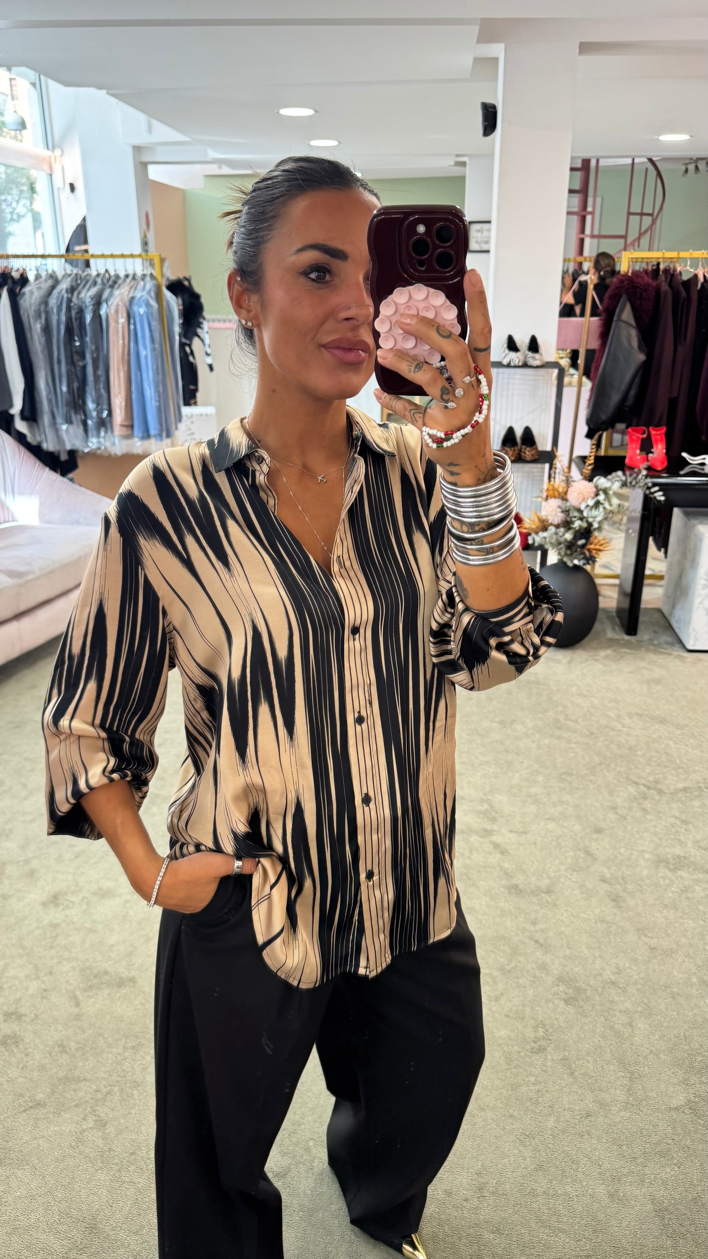 Camicia beige e nera fantasia sy