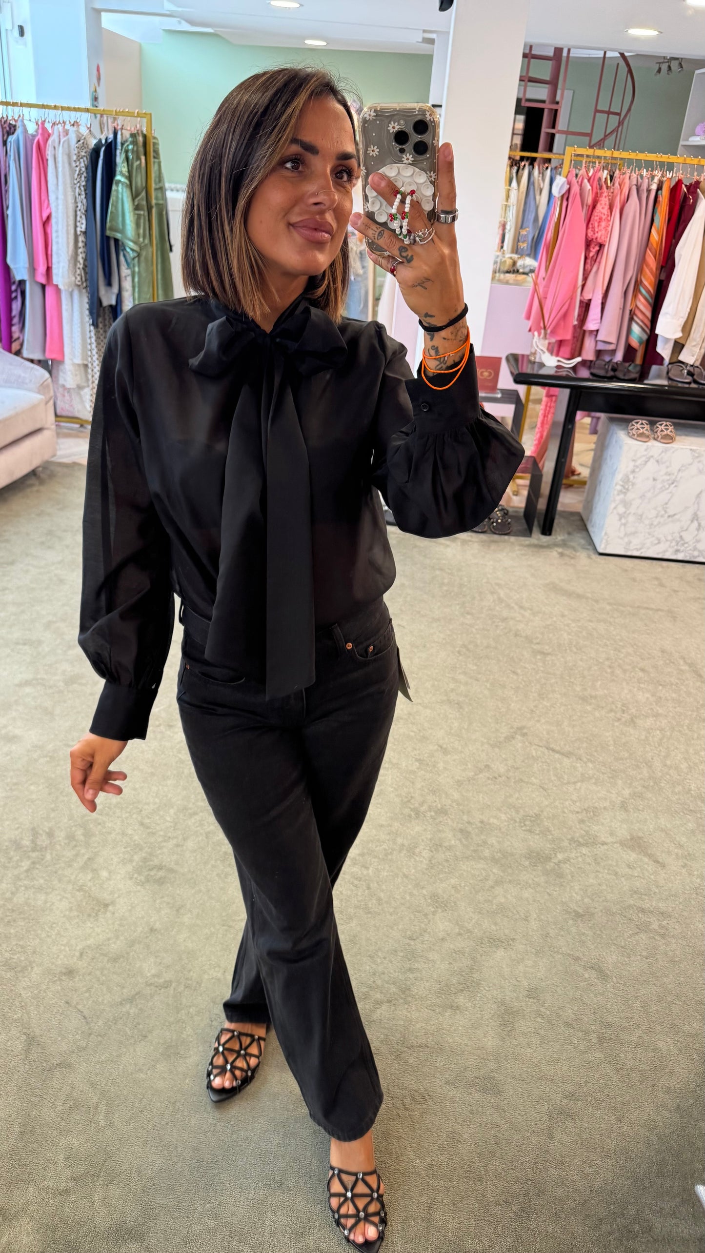 Camicia nera con fiocco Actualee