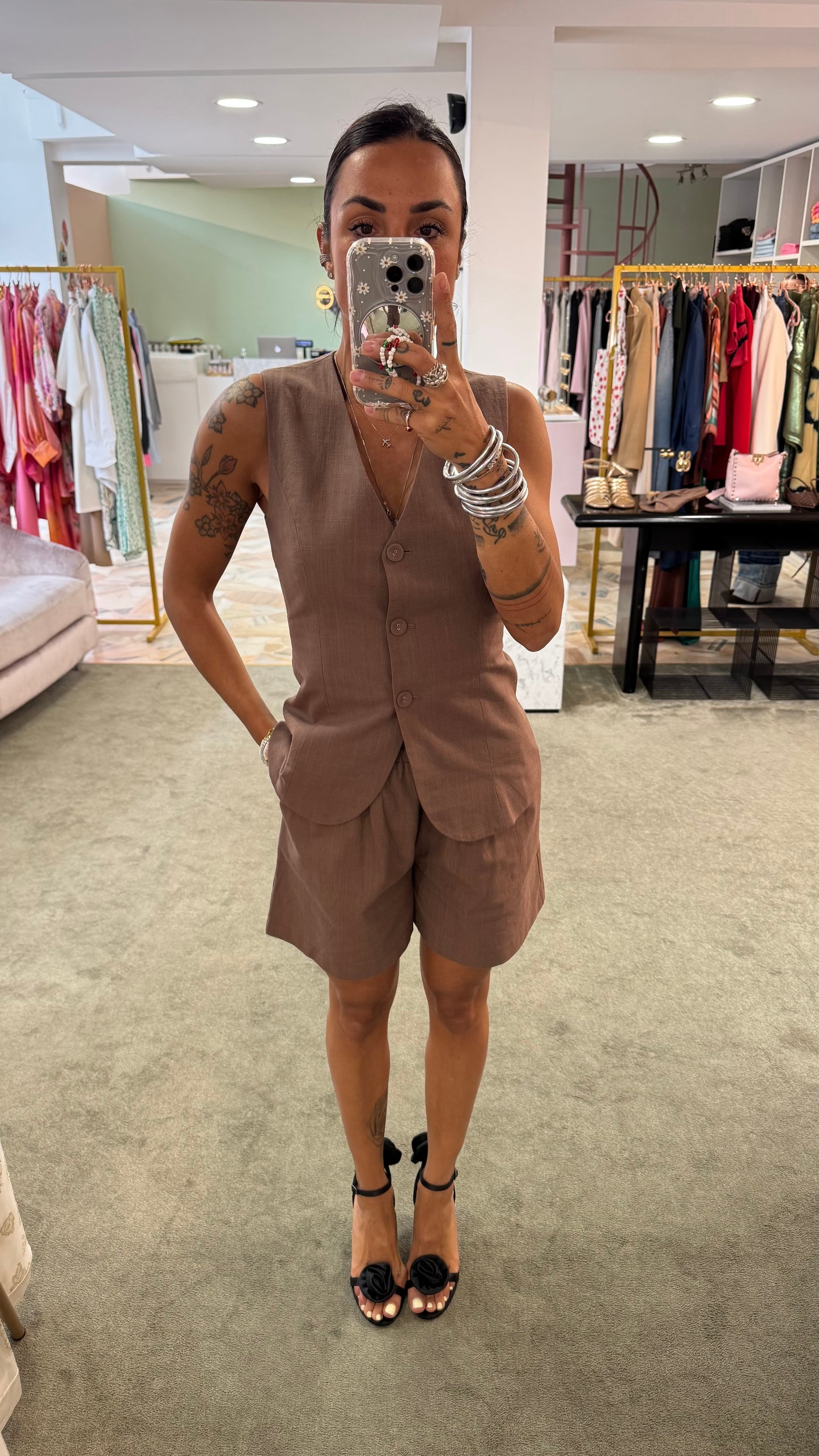 Set completo gilet e shorts marrone ep