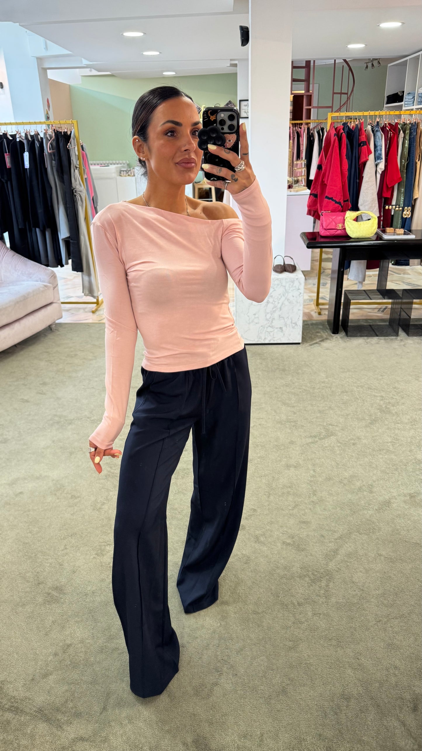 Maglia monospalla rosa nude sottogiacca