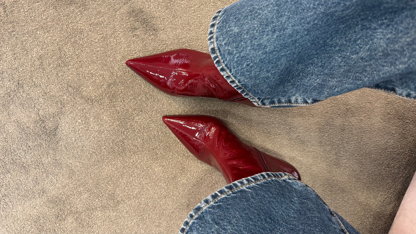Stivaletto bordeaux in vernice tacco kitten