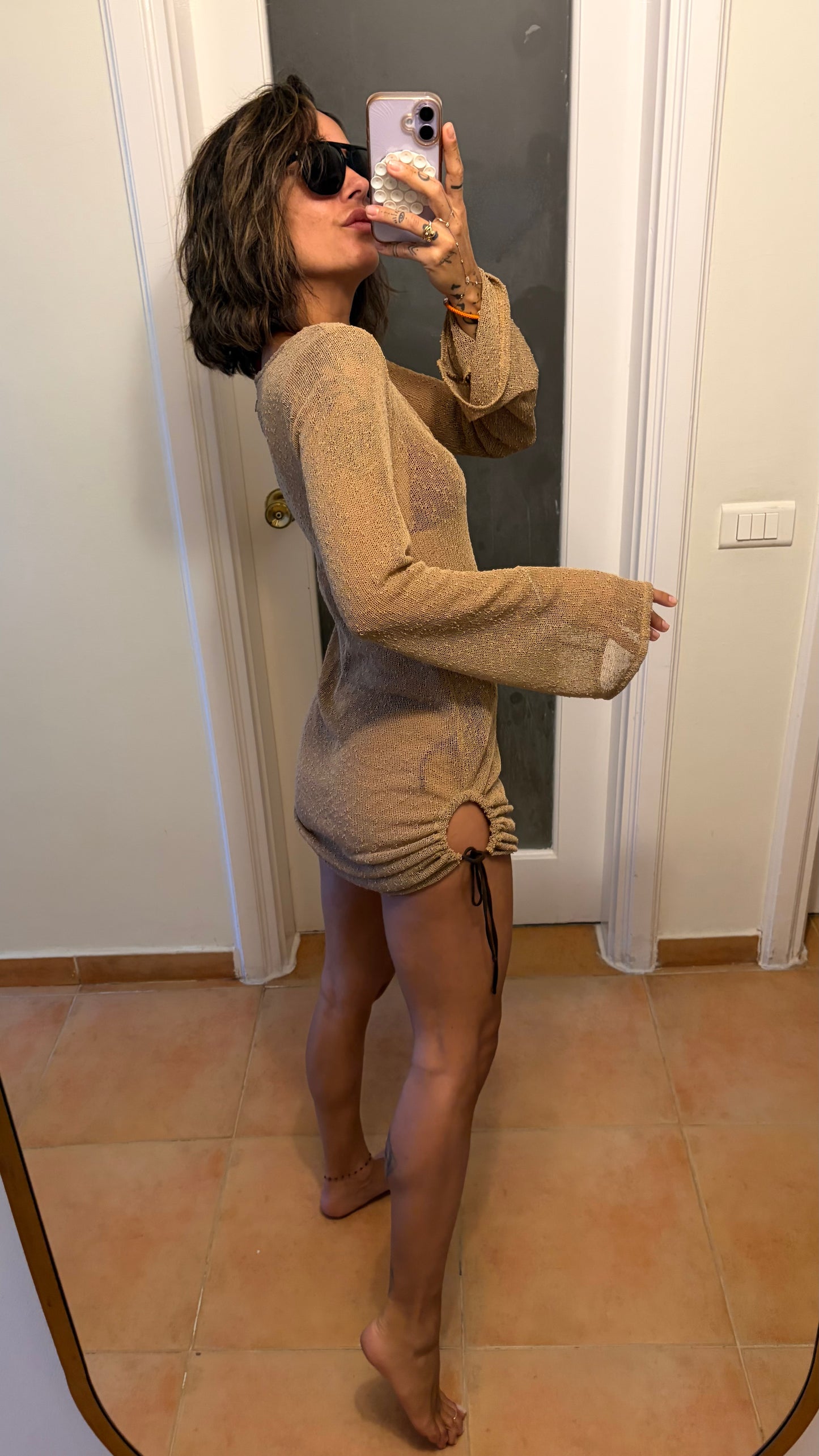 Abito corto beige in maglia trasparente Me Fui