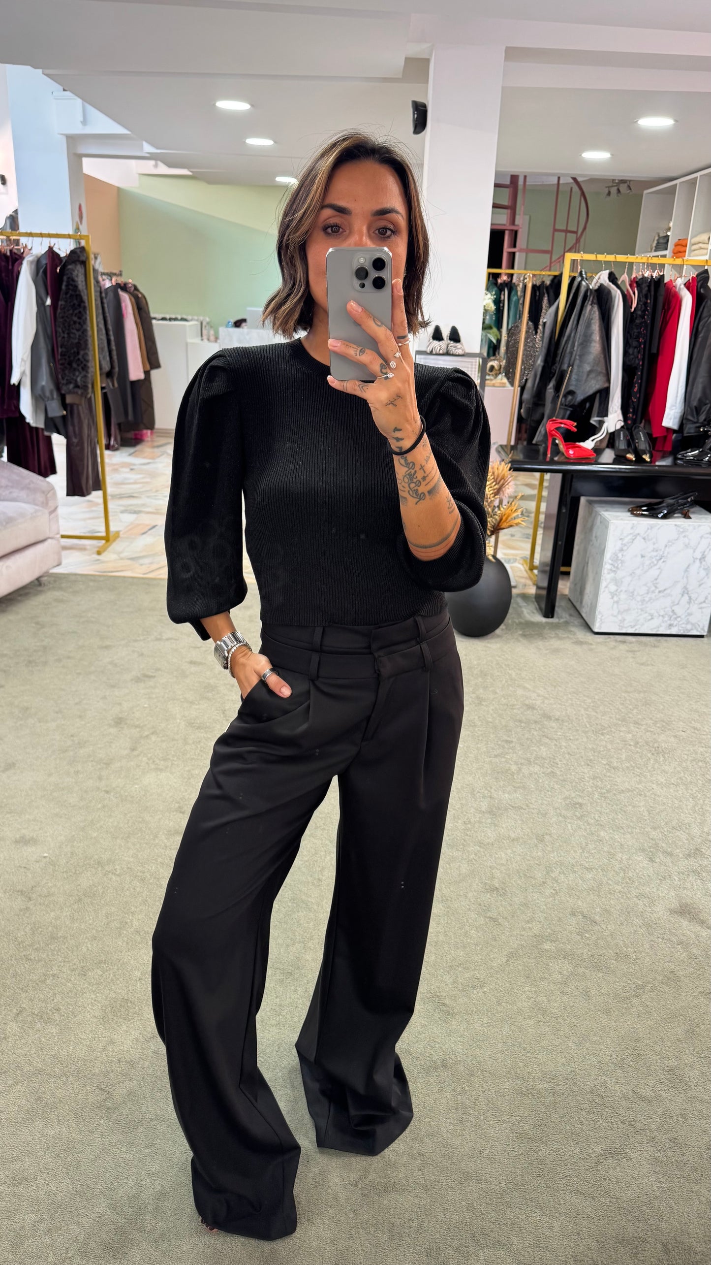 Maglia nero lurex maniche a sbuffo gl
