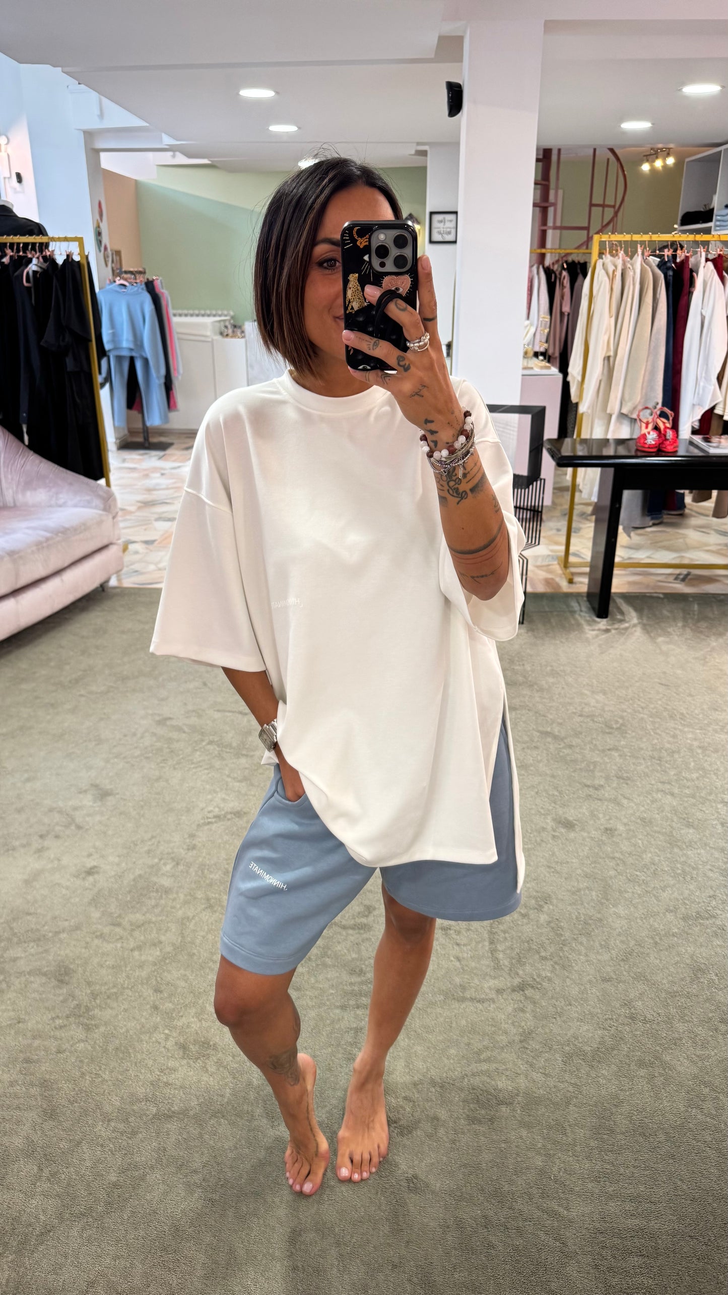 T-shirt bianca panna over in modal con spacchi hinnominate