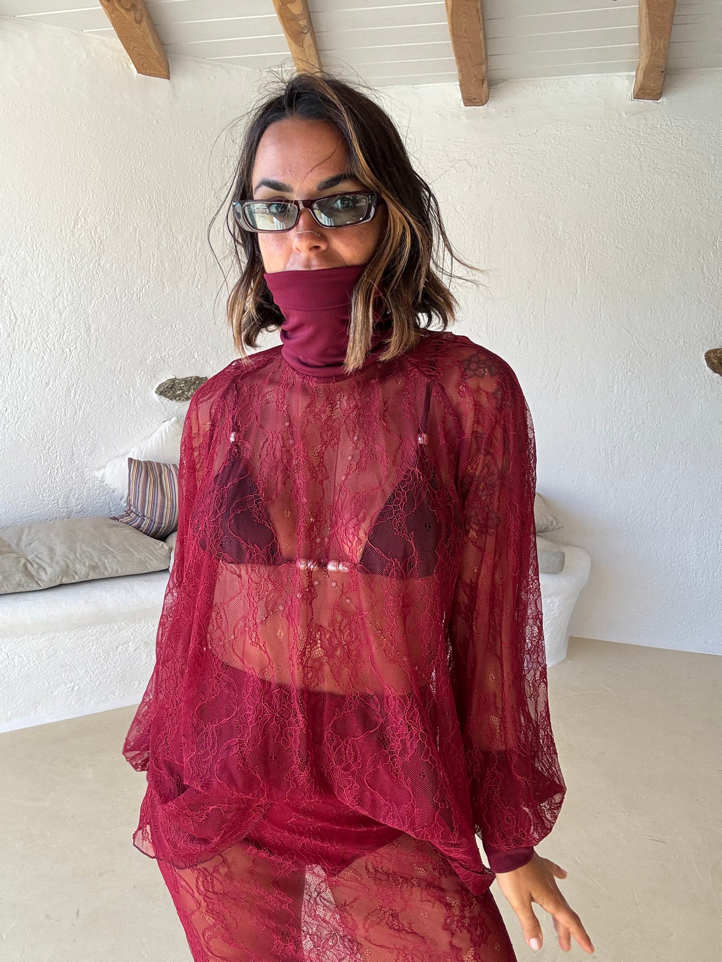 Blusa lupetto bordeaux in pizzo ks