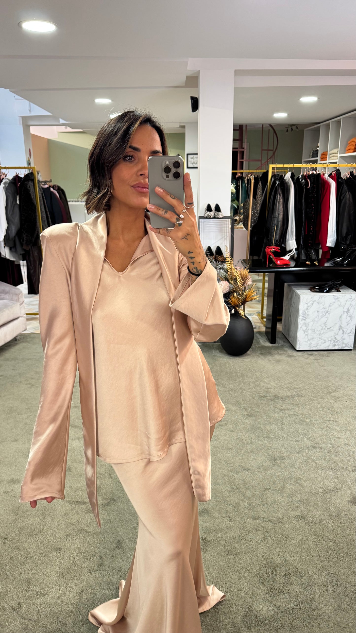 Set camicia e gonna rosa cipria in satin mq