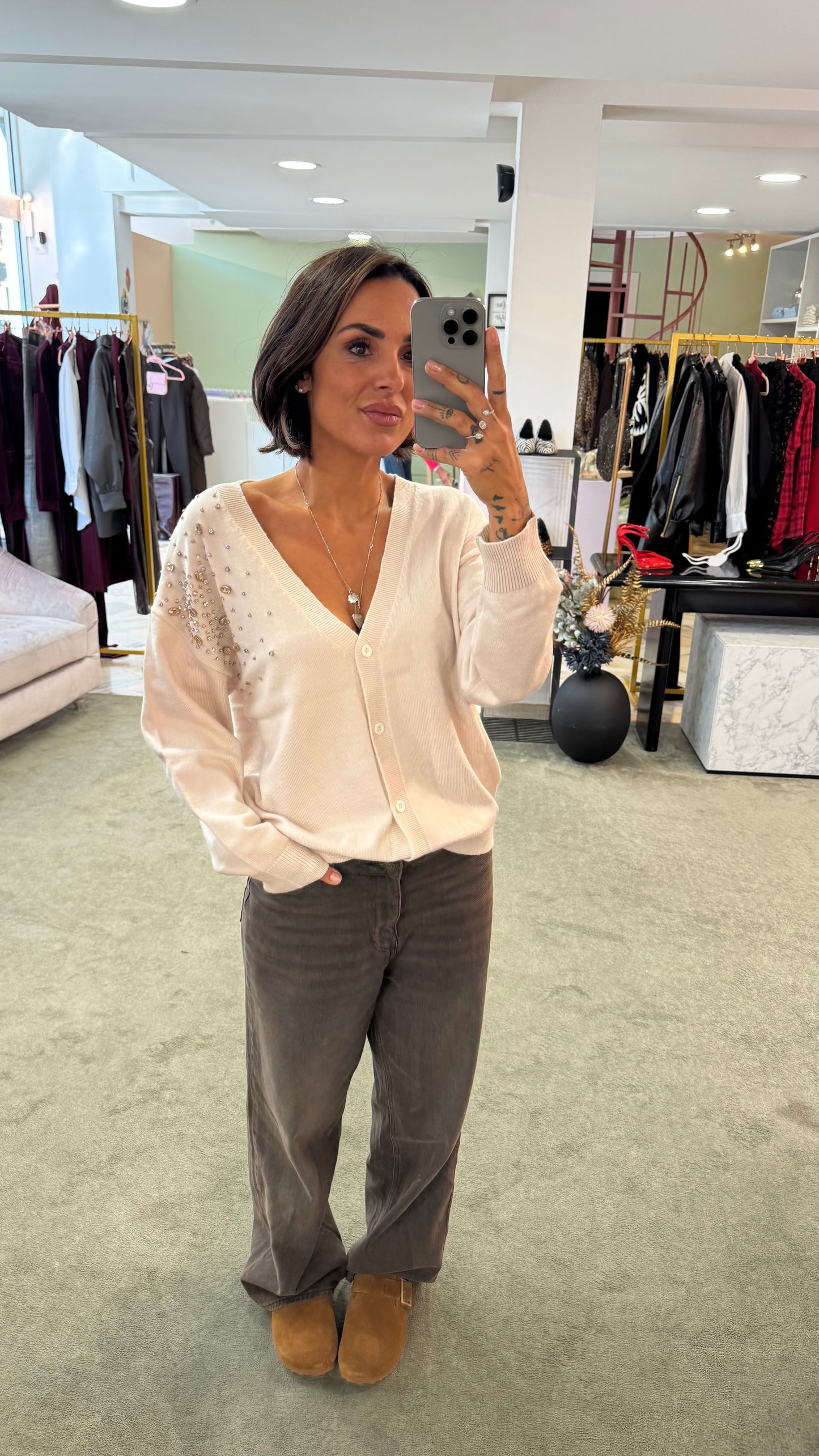 Cardigan beige con pietre bj
