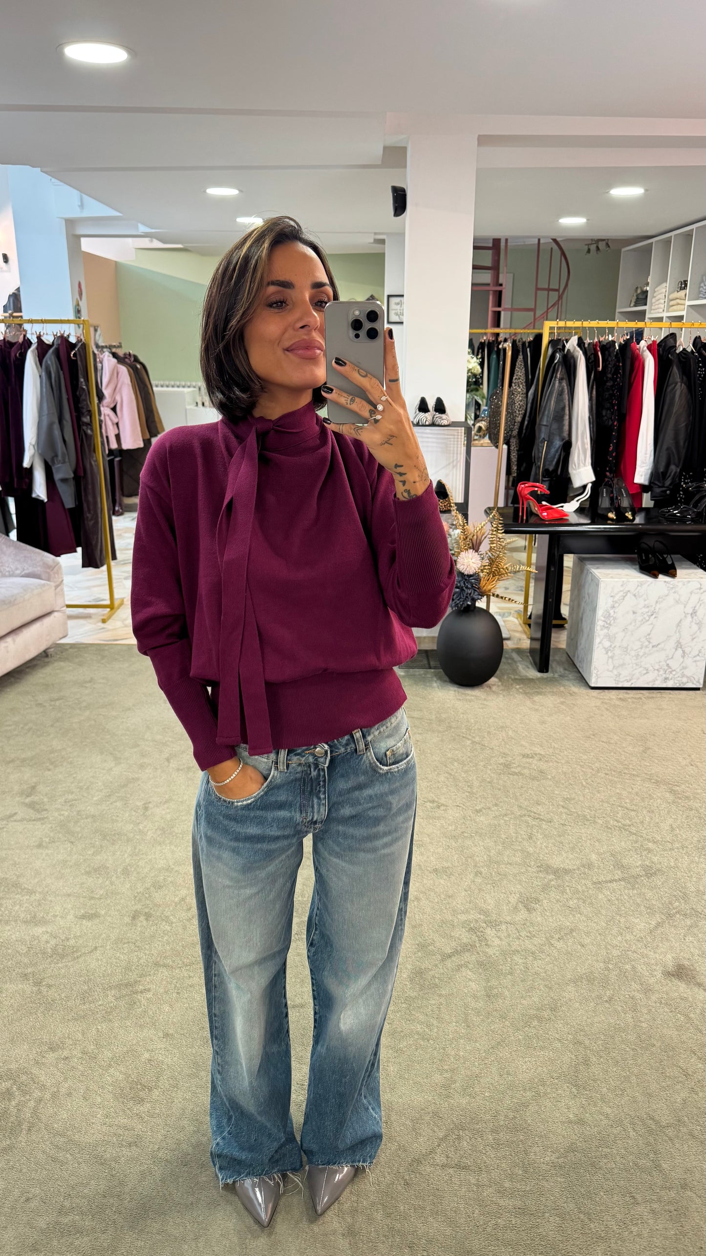 Maglione prugna scollo a v dietro con fiocco lh
