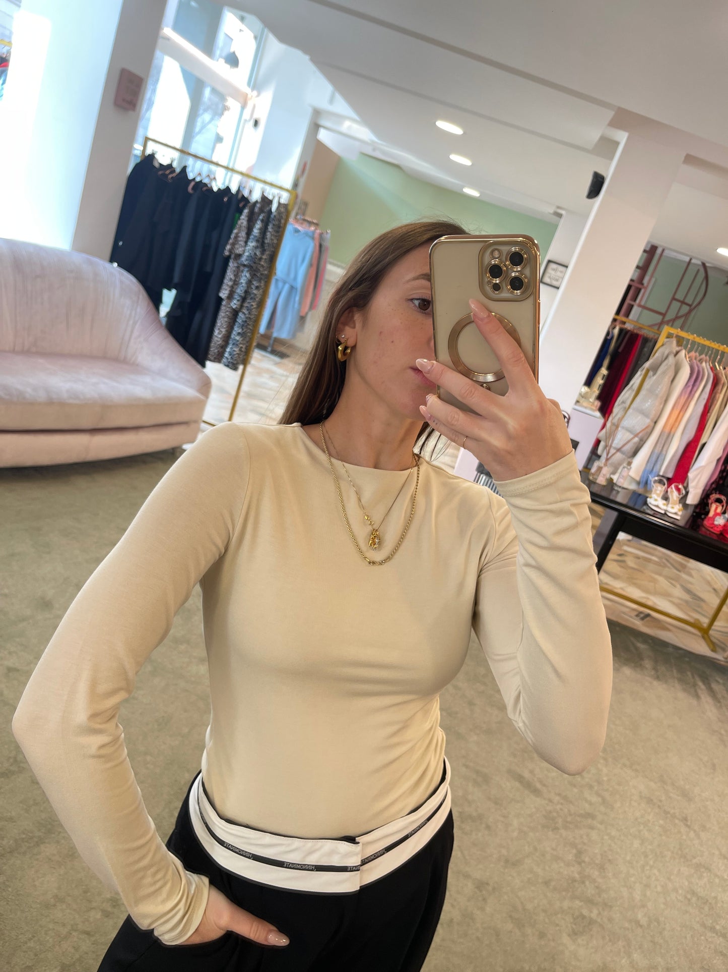 Maglia beige pietra con arricciatura sottogiacca manica lunga
