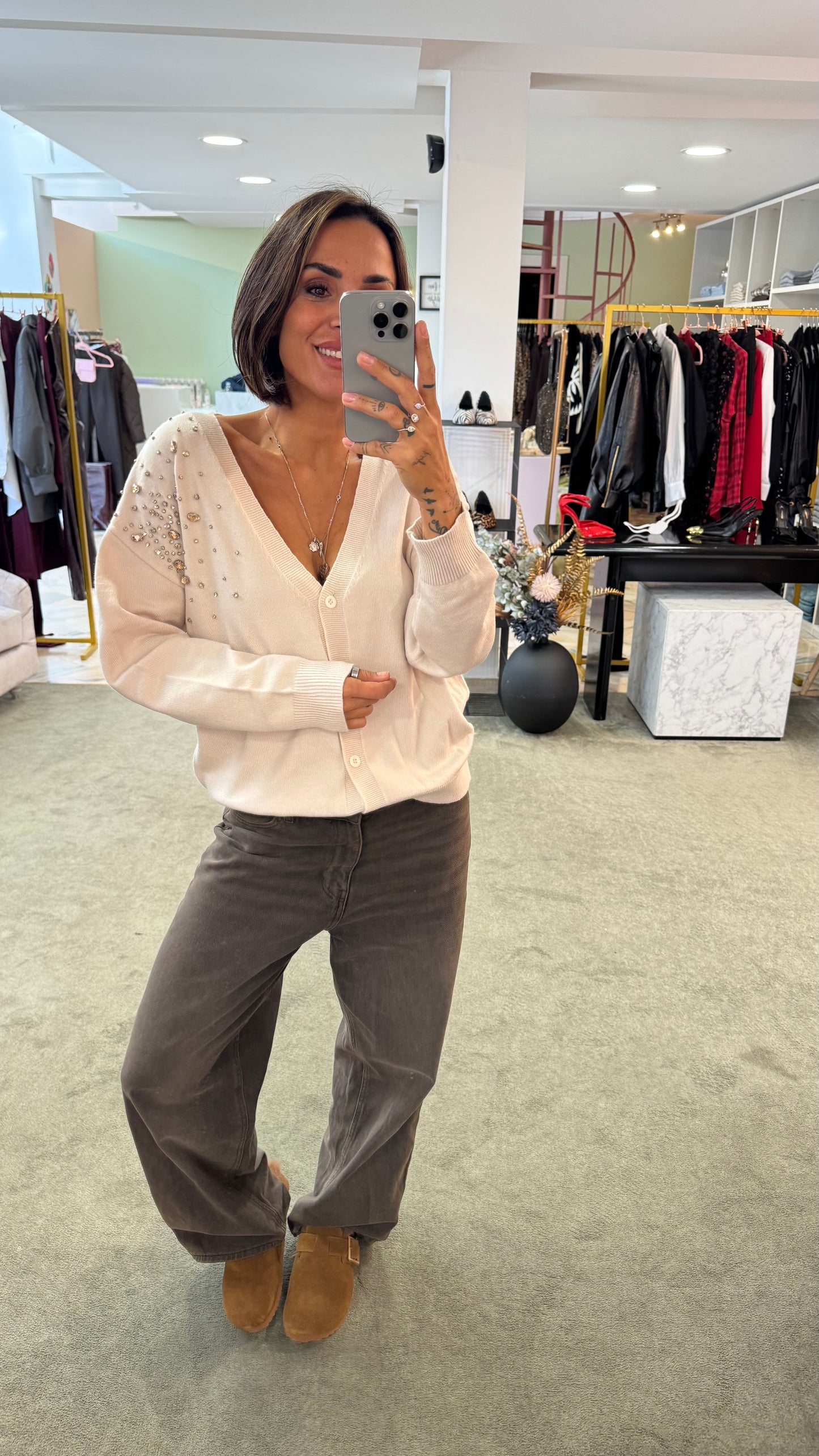 Cardigan beige con pietre bj
