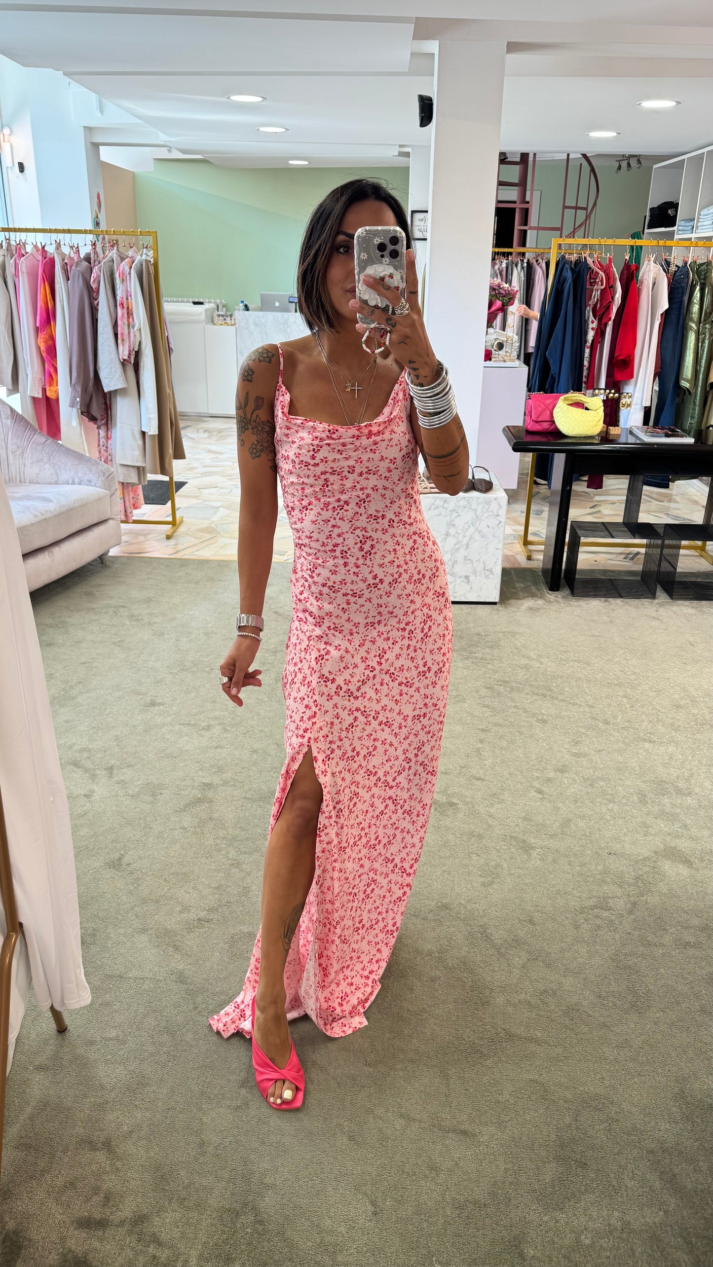 Abito kelly MAR DE MARGARITAS rosa a fiori con spacco lungo