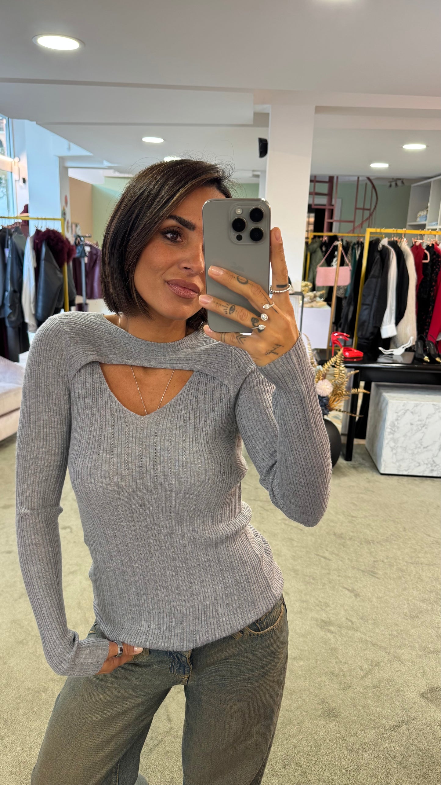 Maglia grigia a costine cutout bj