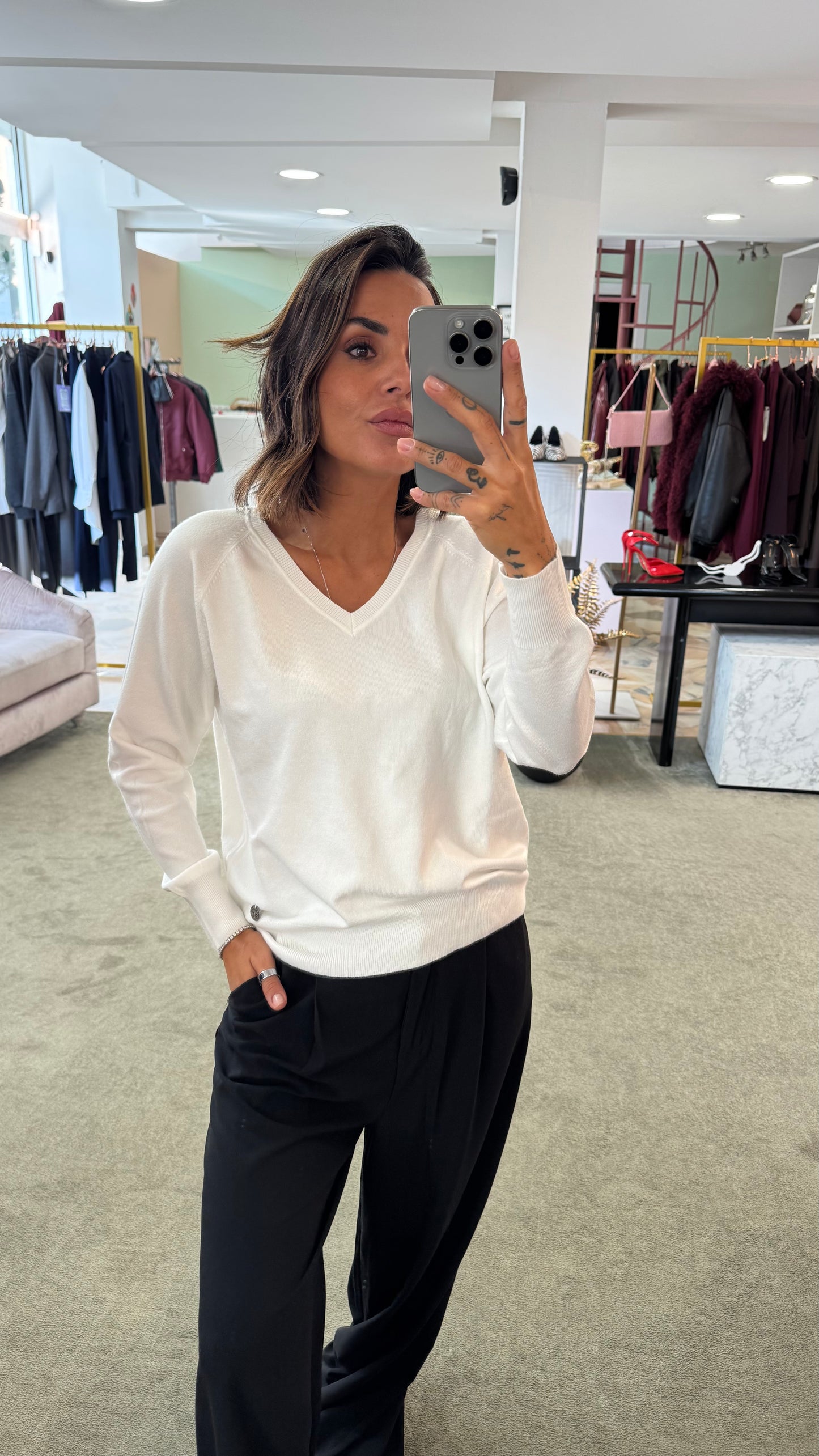 Maglione scollo a v bianco tk