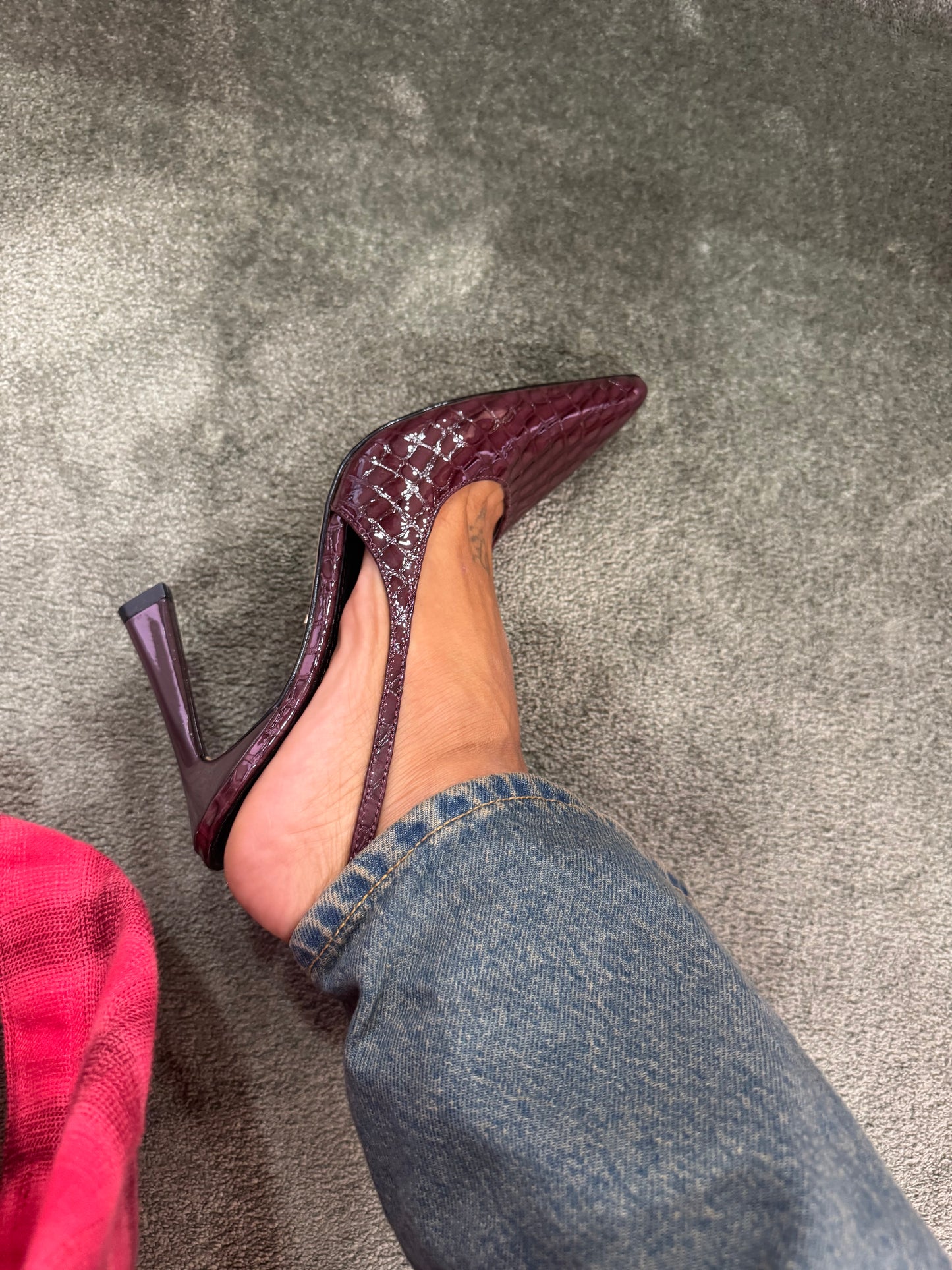 Slingback bordeaux crocodile in vernice
