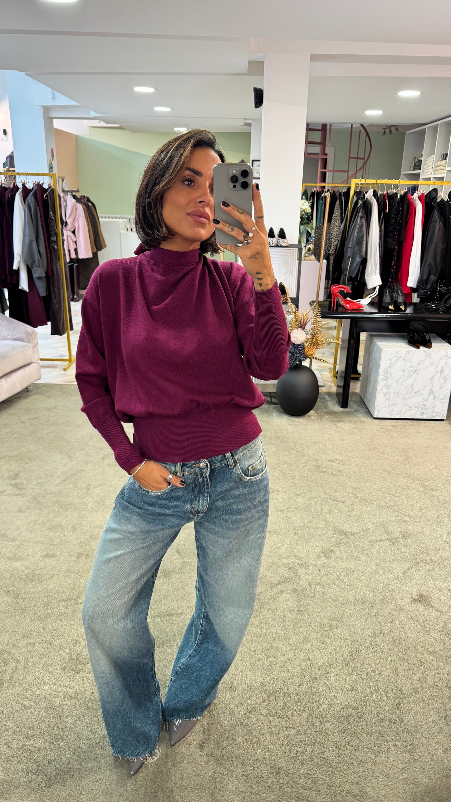 Maglione prugna scollo a v dietro con fiocco lh