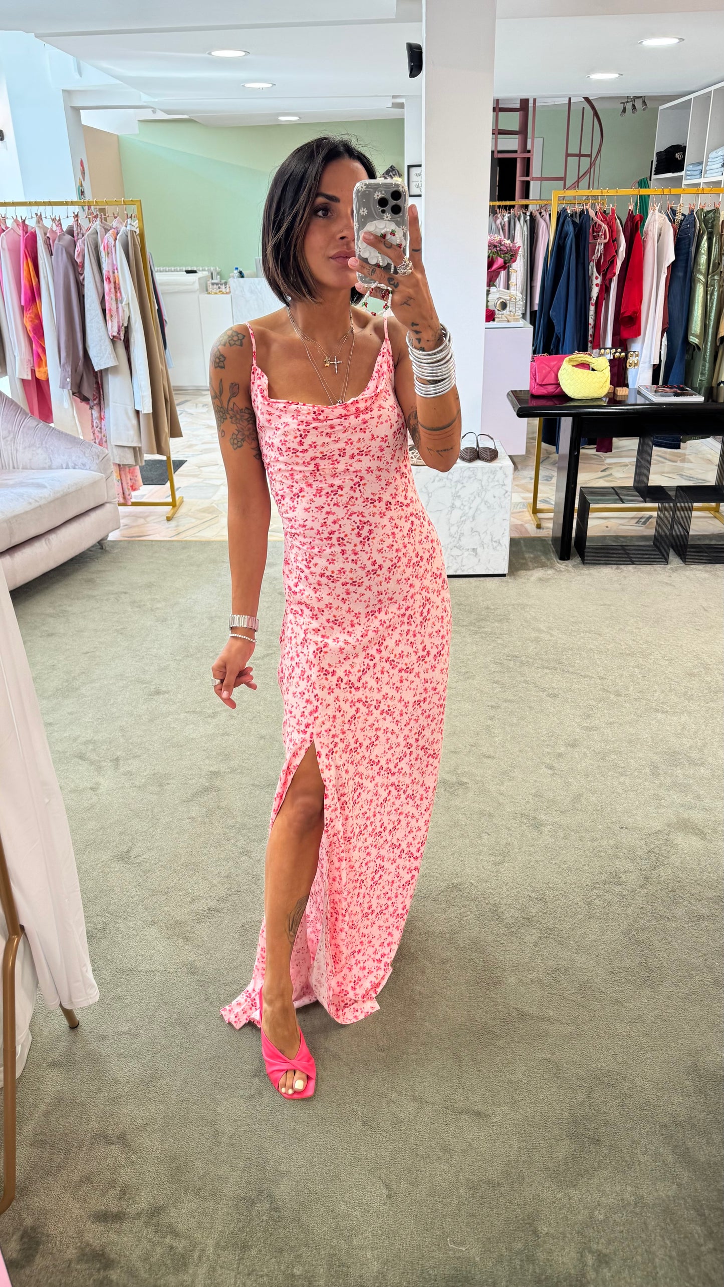 Abito kelly MAR DE MARGARITAS rosa a fiori con spacco lungo