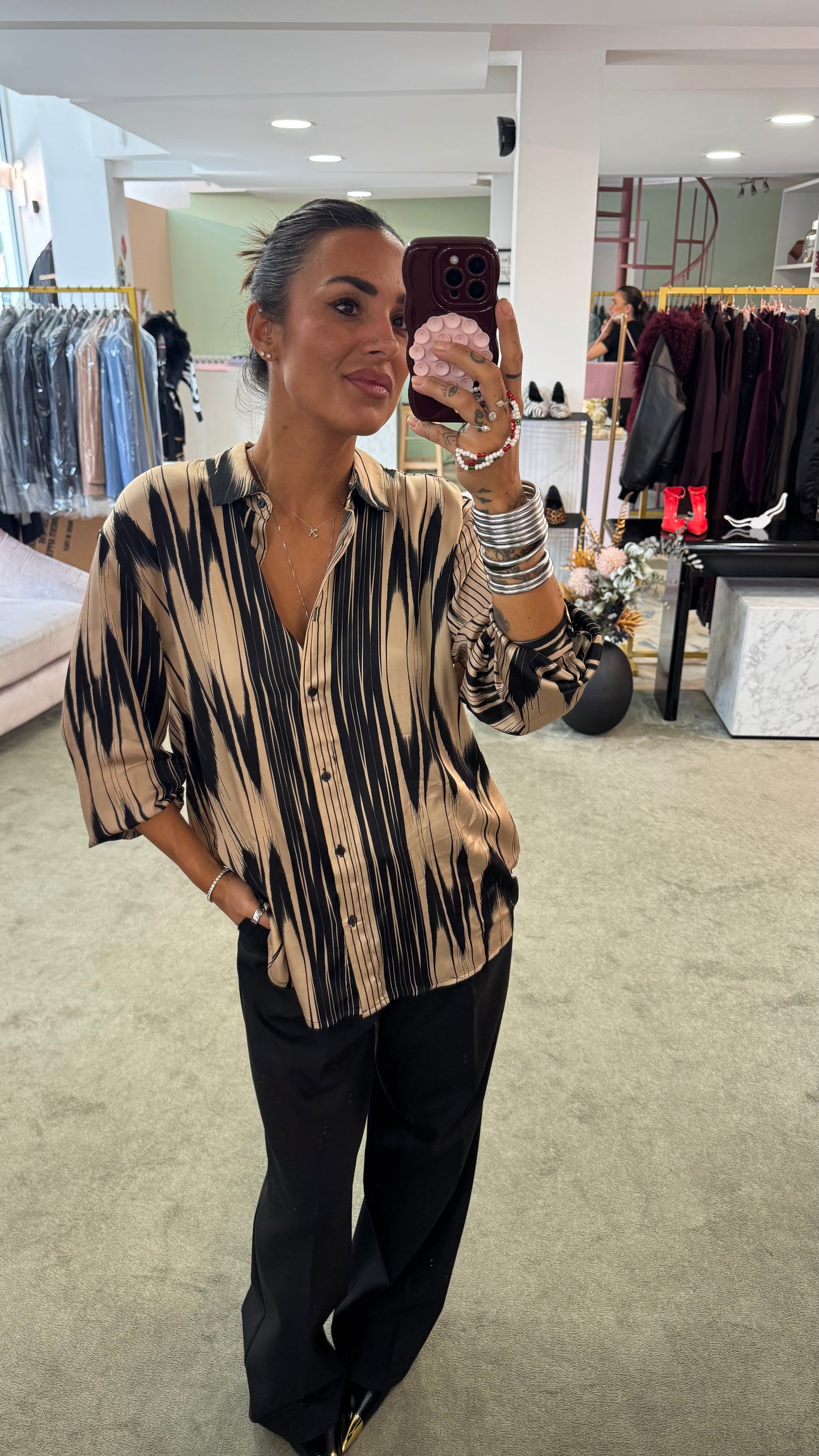 Camicia beige e nera fantasia sy