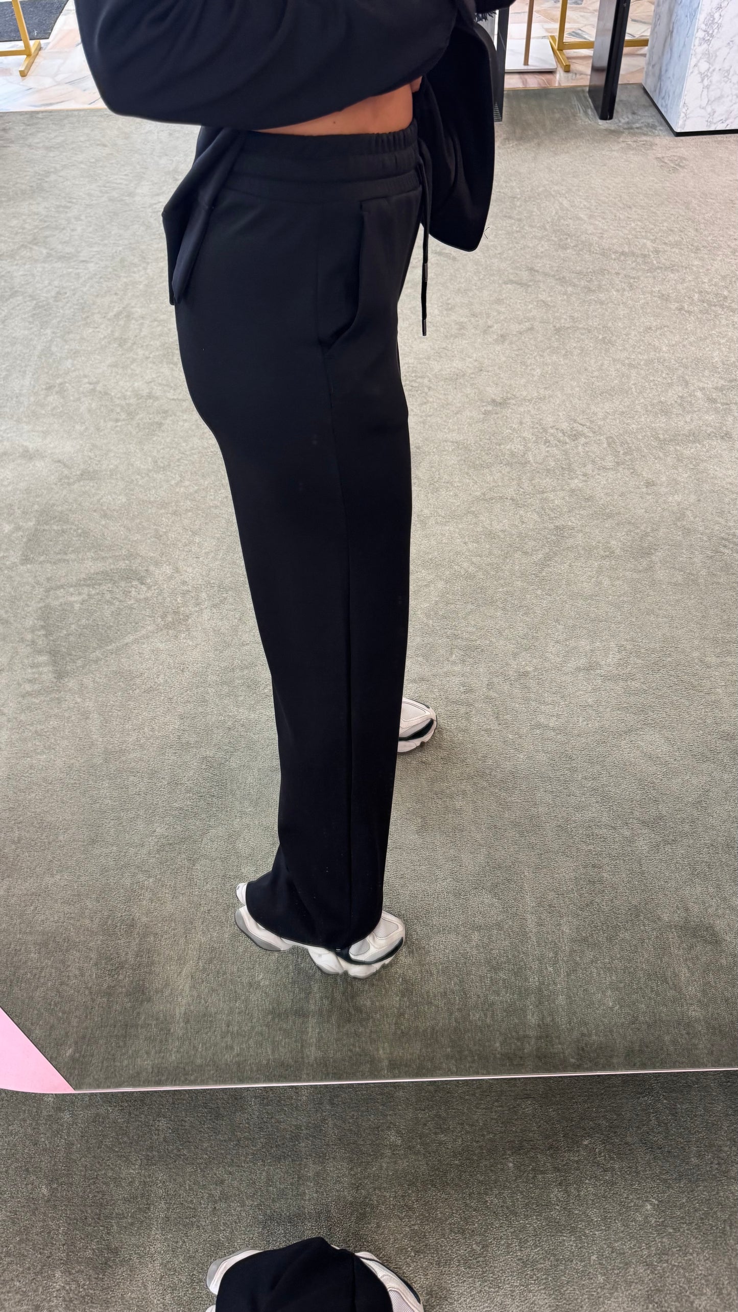 Joggers nero in modal a palazzo sy