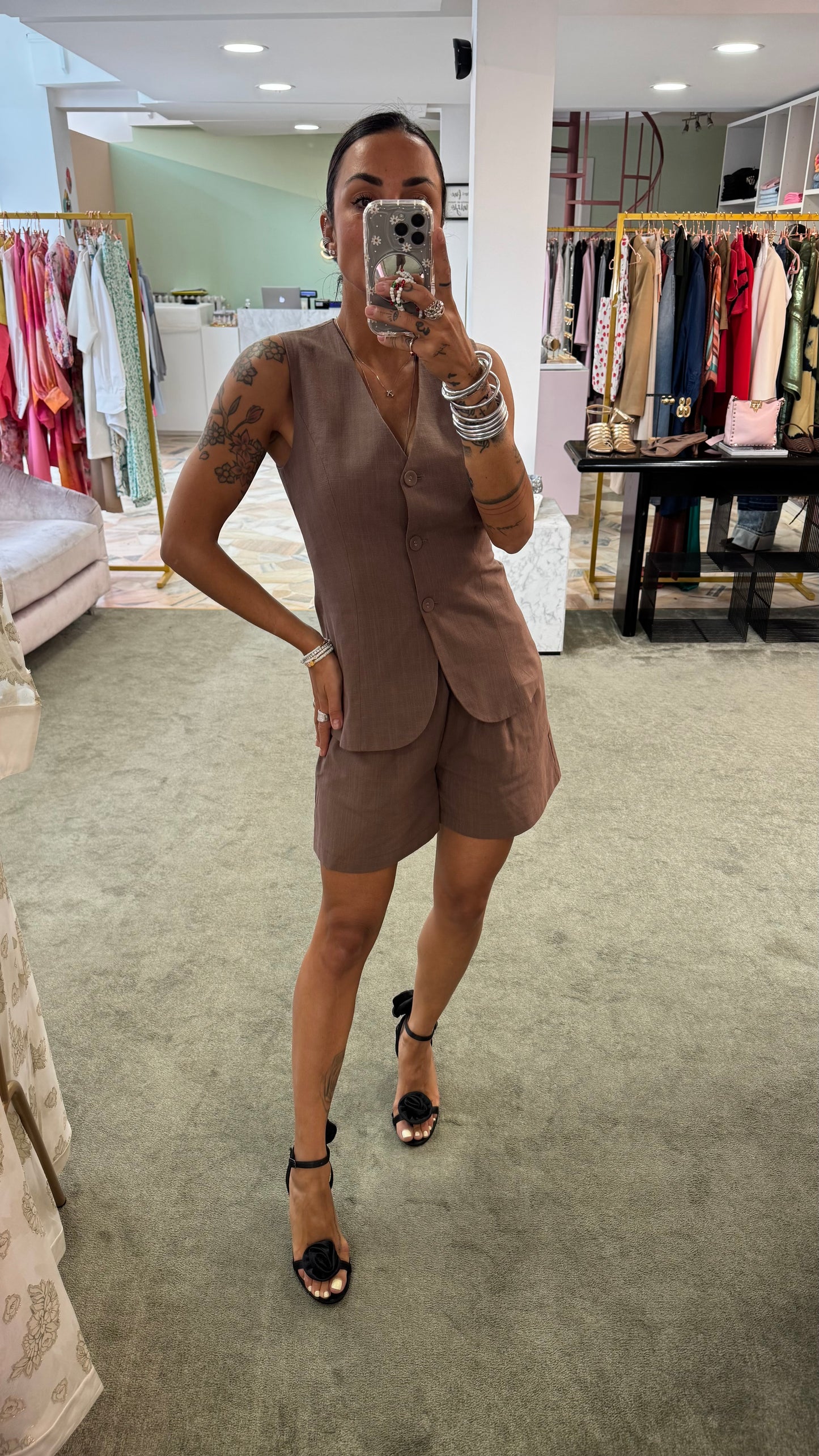 Set completo gilet e shorts marrone ep