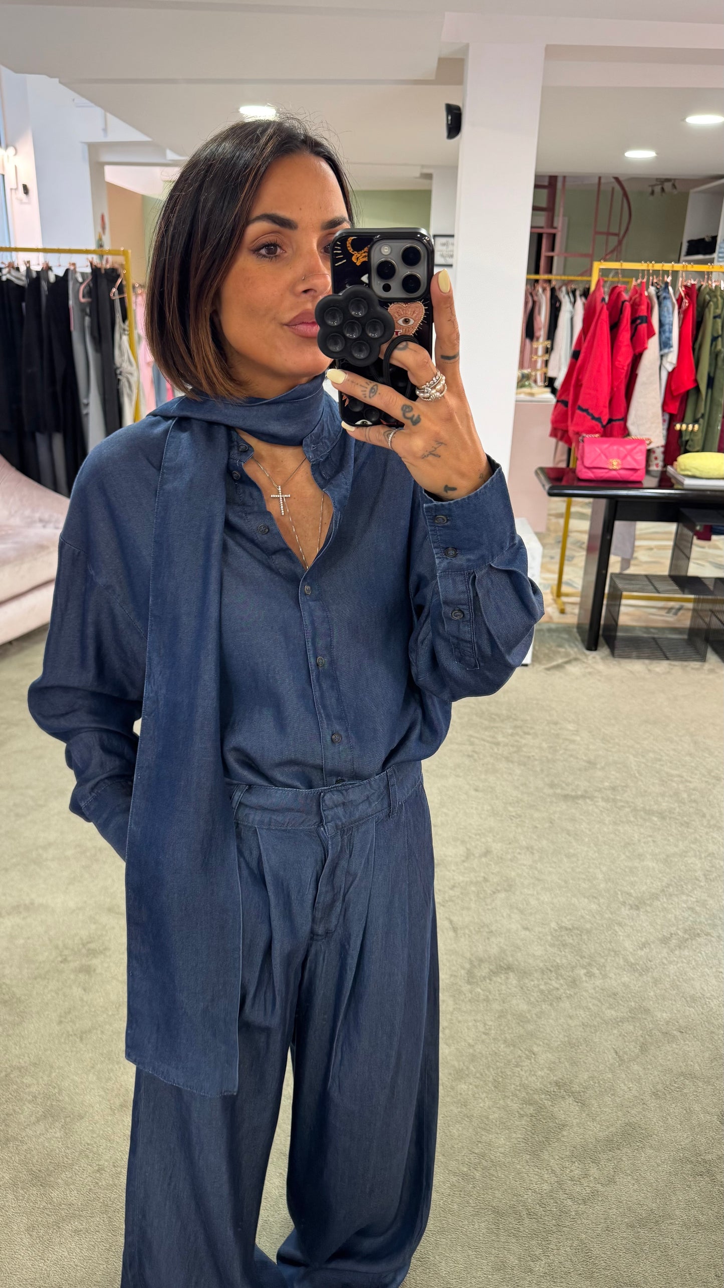 Camicia effetto jeans con sciarpina sl