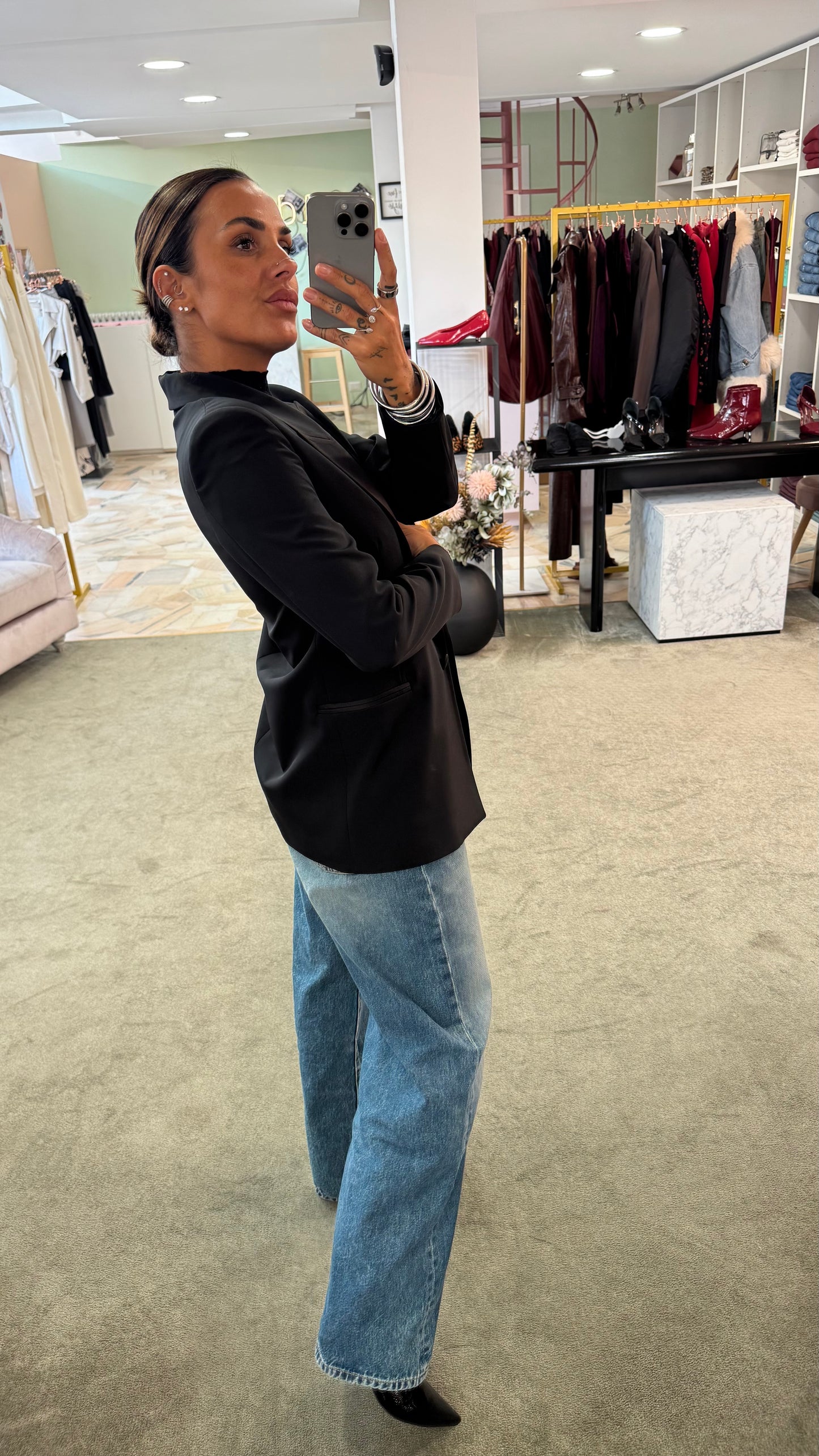 Blazer nero con rever in raso Actualee