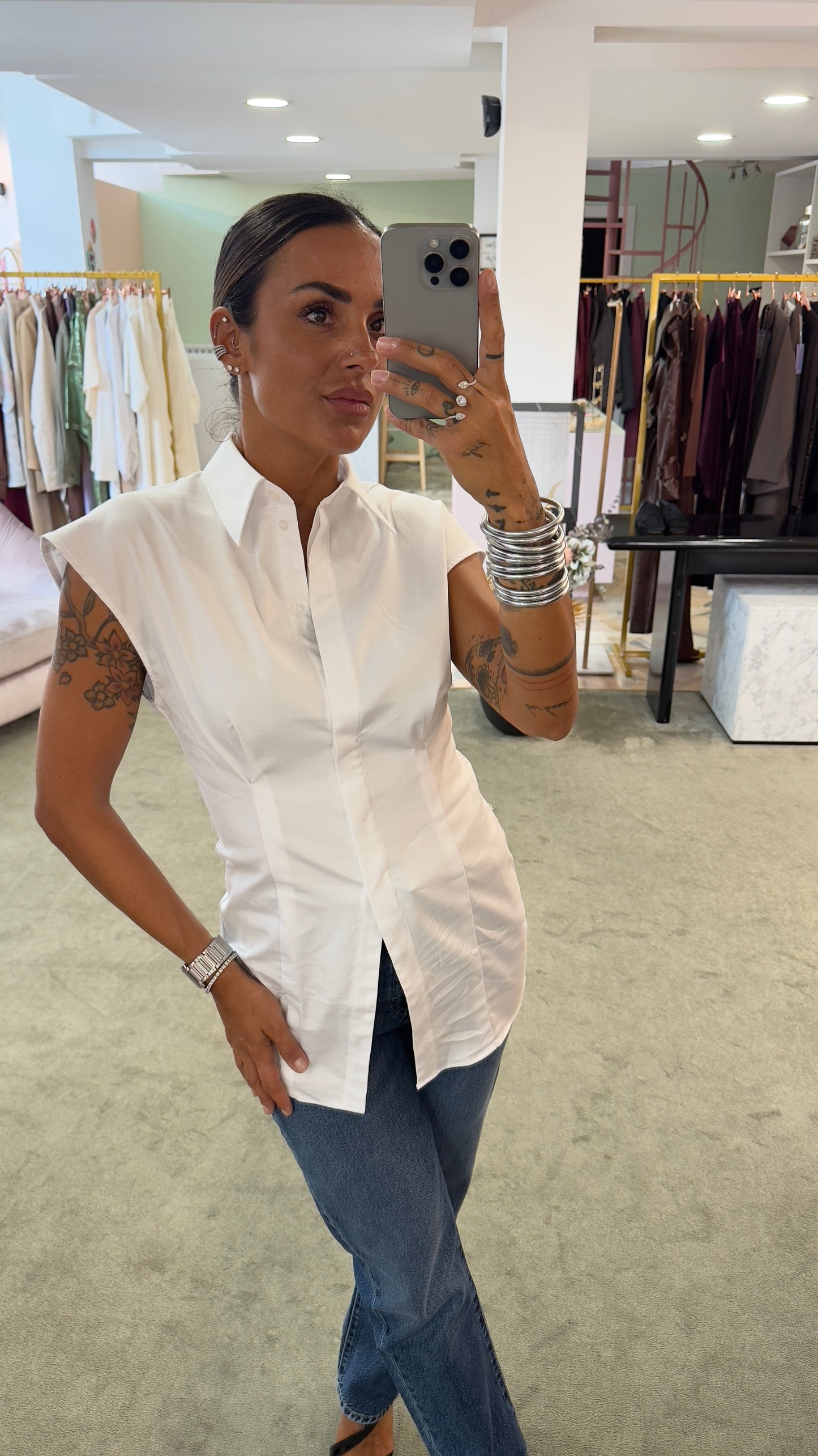 Camicia bianca manica scesa sciancrata sl