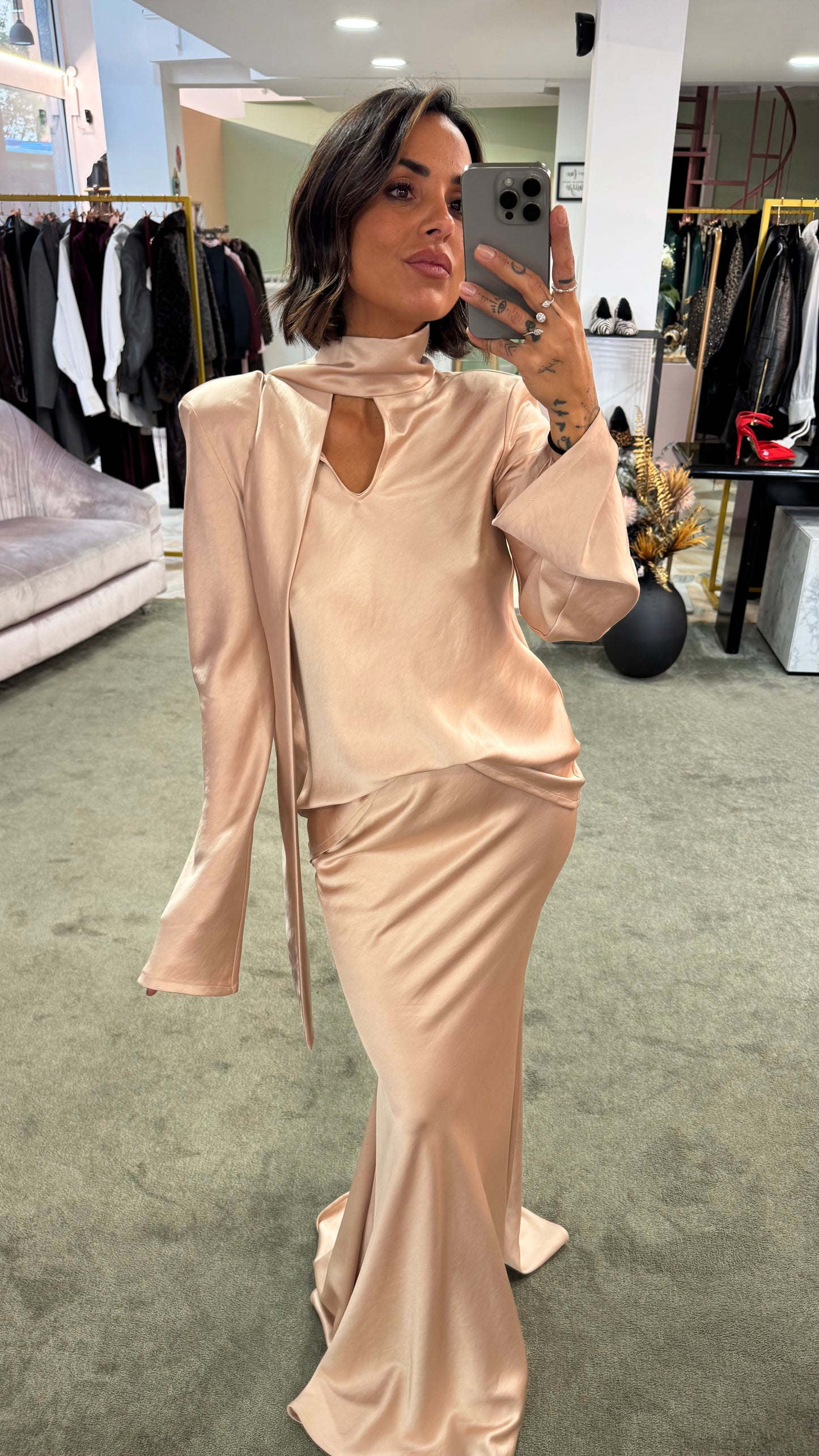 Set camicia e gonna rosa cipria in satin mq