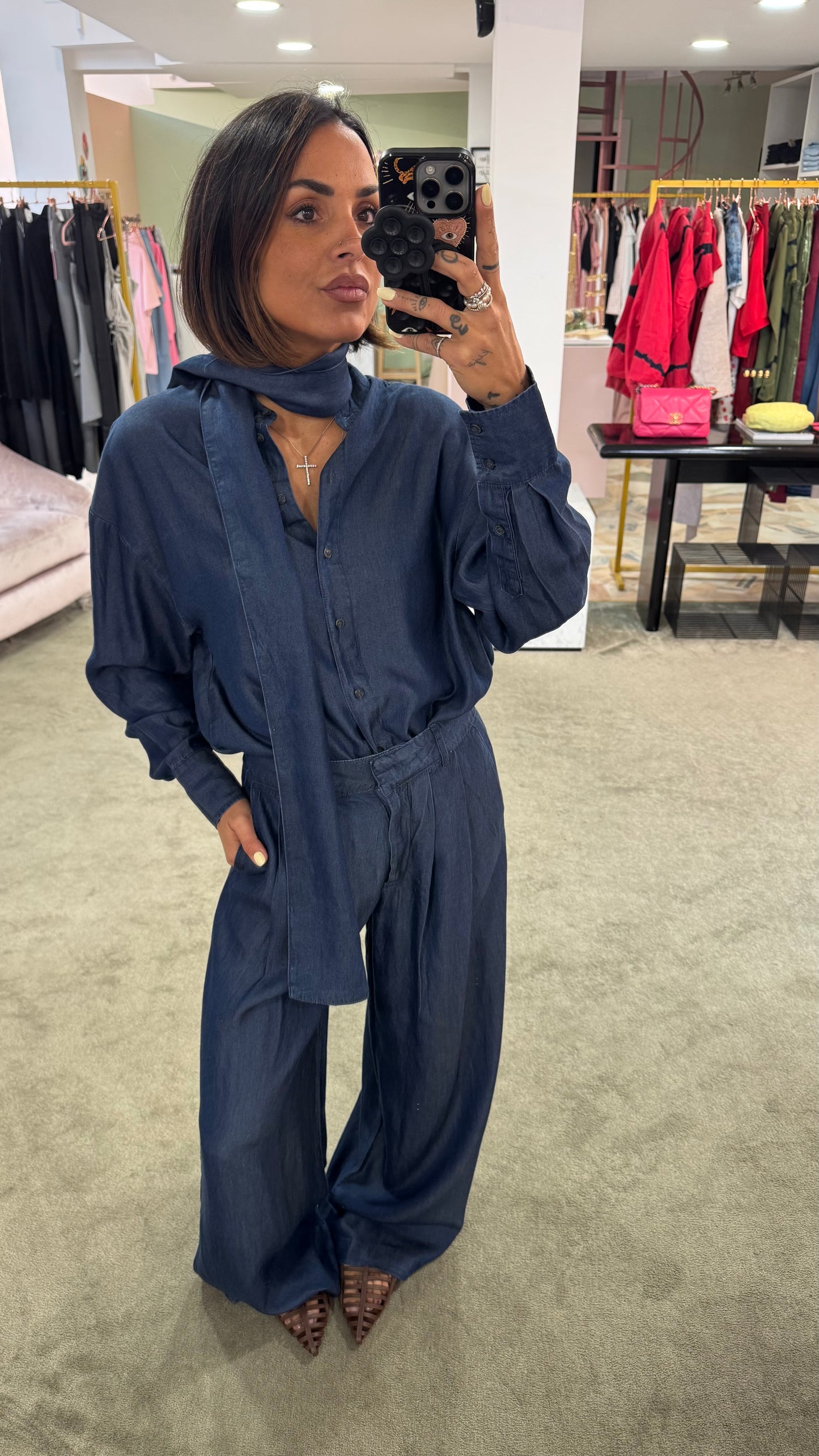 Camicia effetto jeans con sciarpina sl