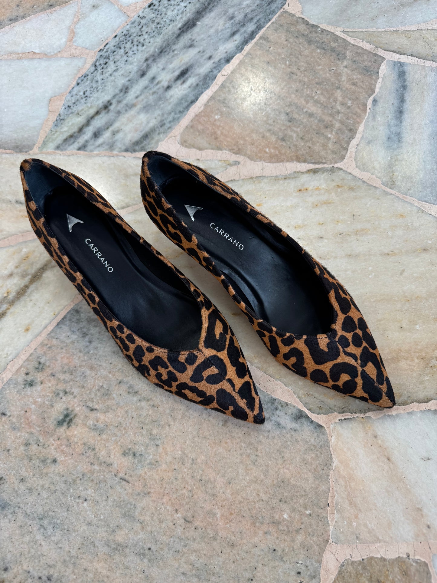 Décolleté leopardata tacco kitten