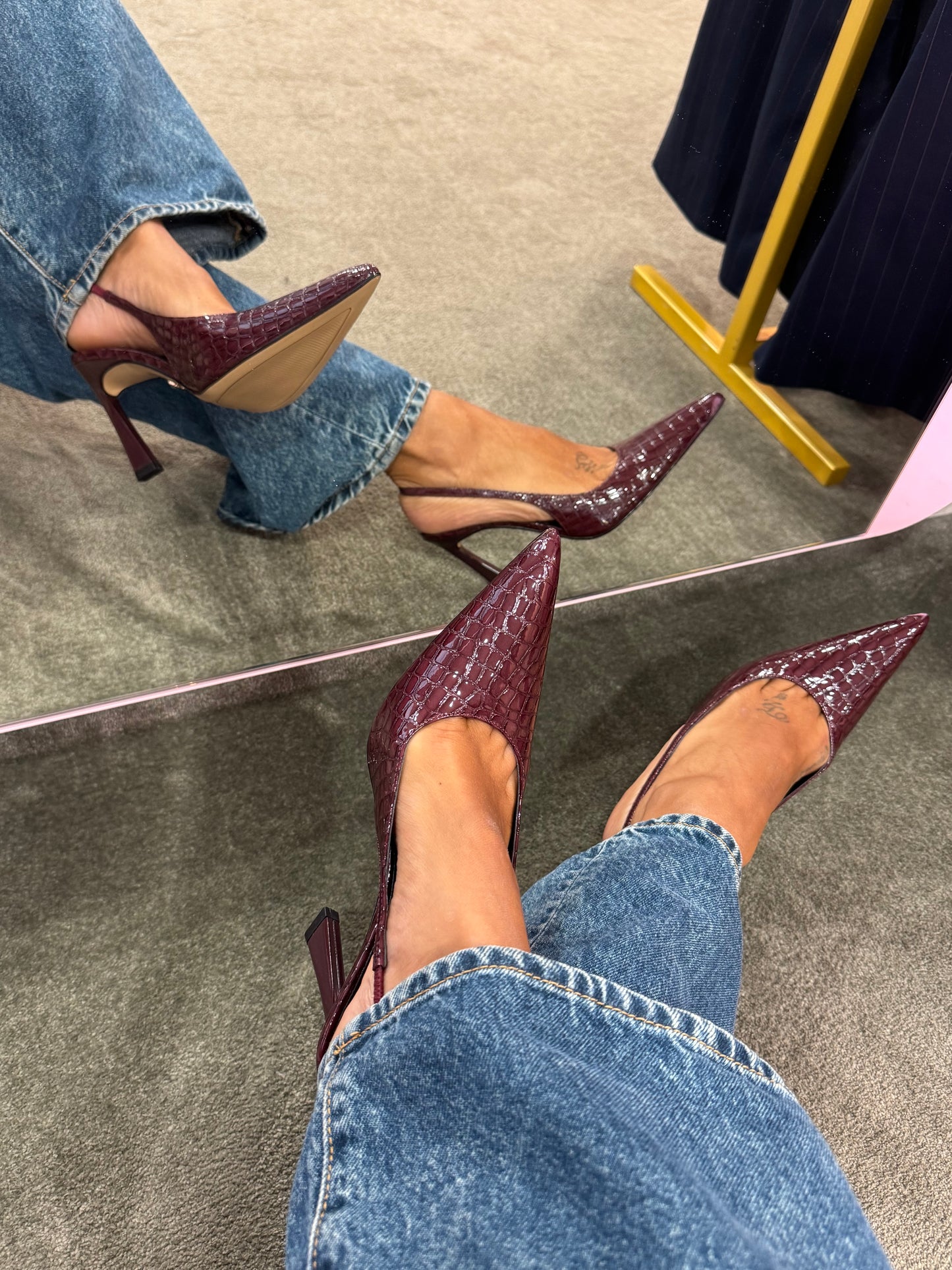 Slingback bordeaux crocodile in vernice