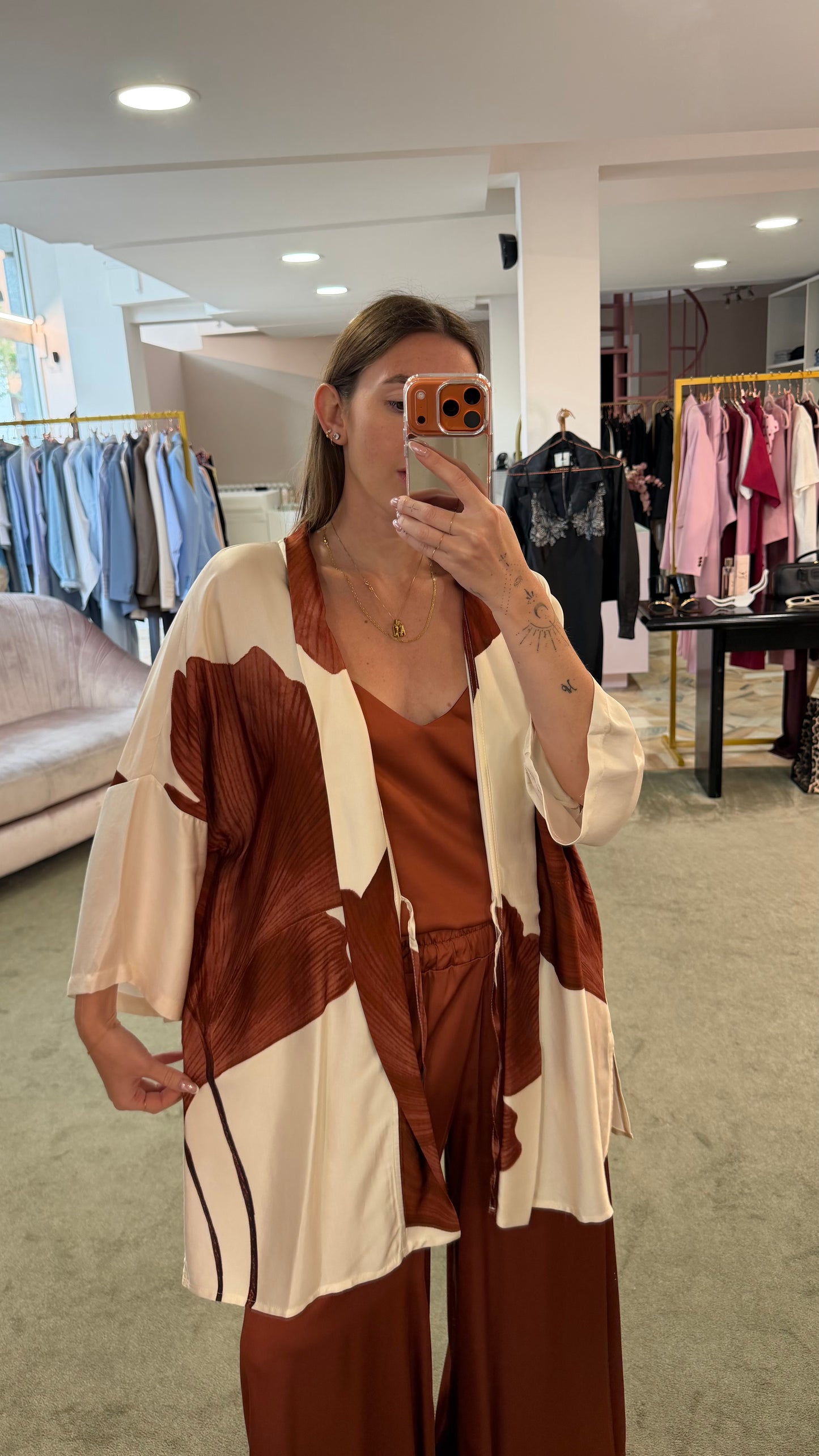 Kimono panna fantasia foglie mattone ay