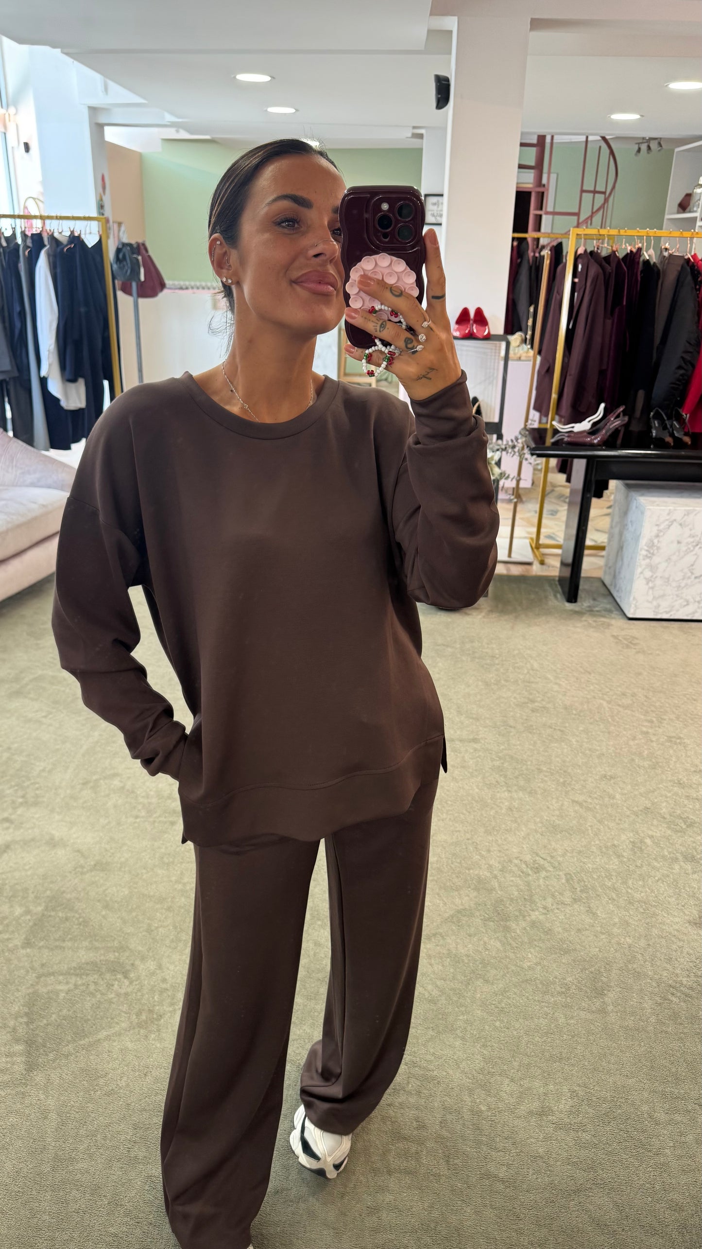 Joggers marrone in modal a palazzo sy