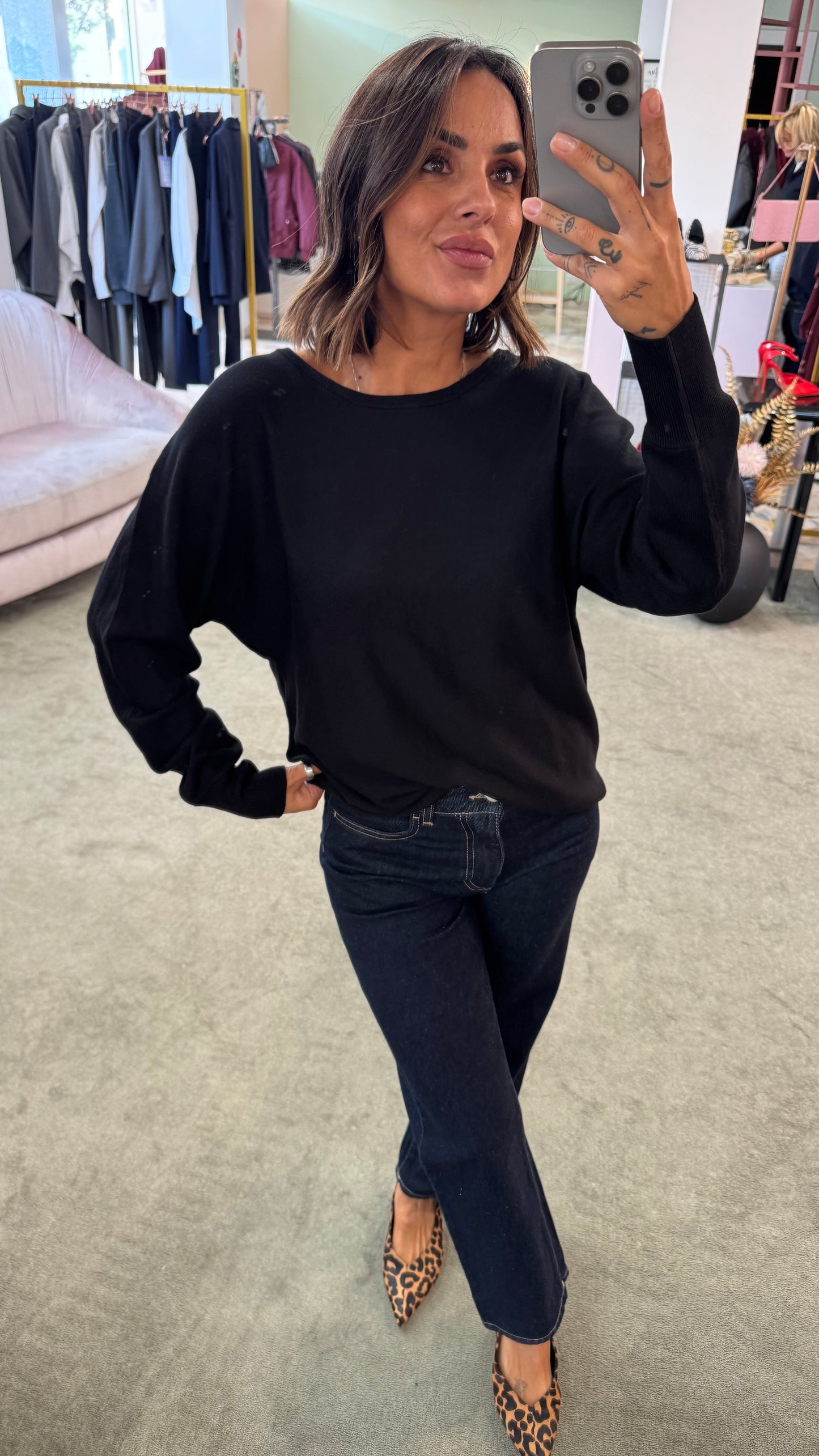 Maglione nero girocollo over sy