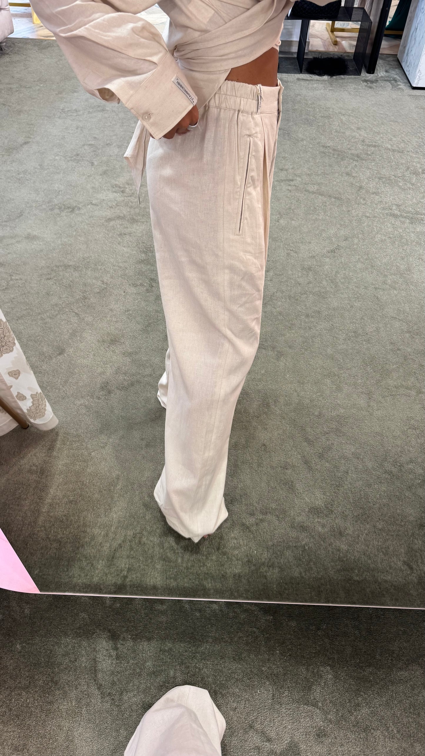 Pantaloni dritti beige ecru con pences hinnominate