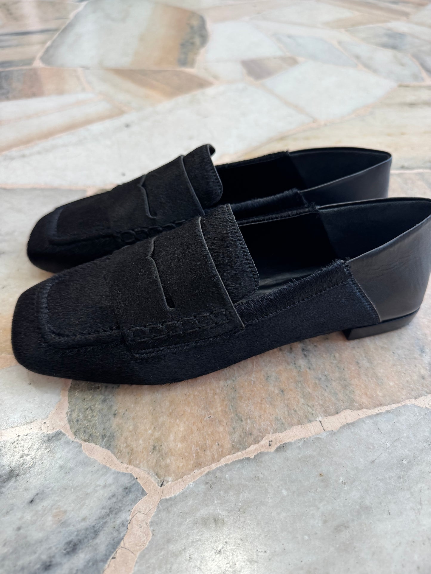 Mocassino nero in cavallino