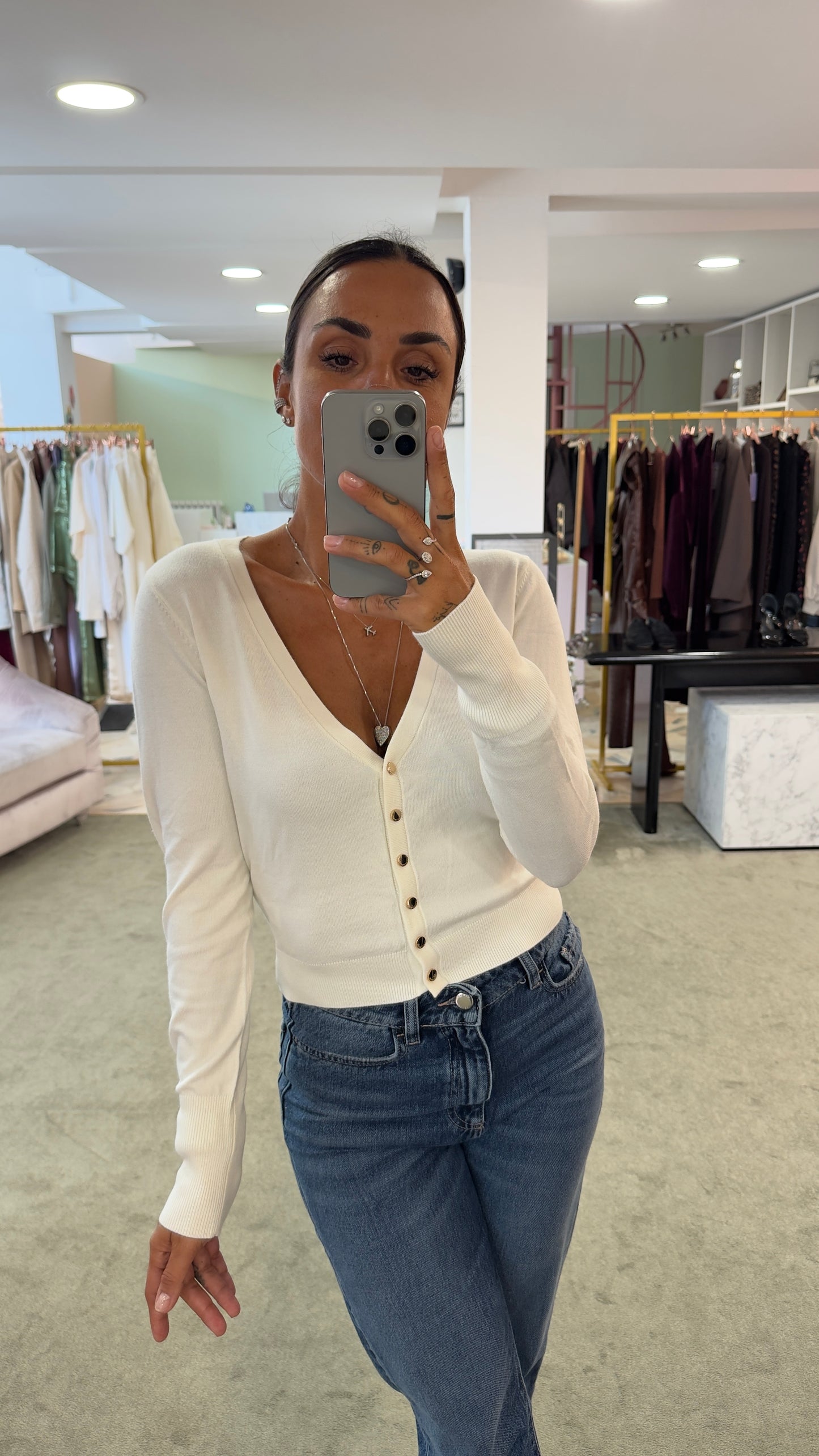 Cardigan crop panna con bottoncini oro fr