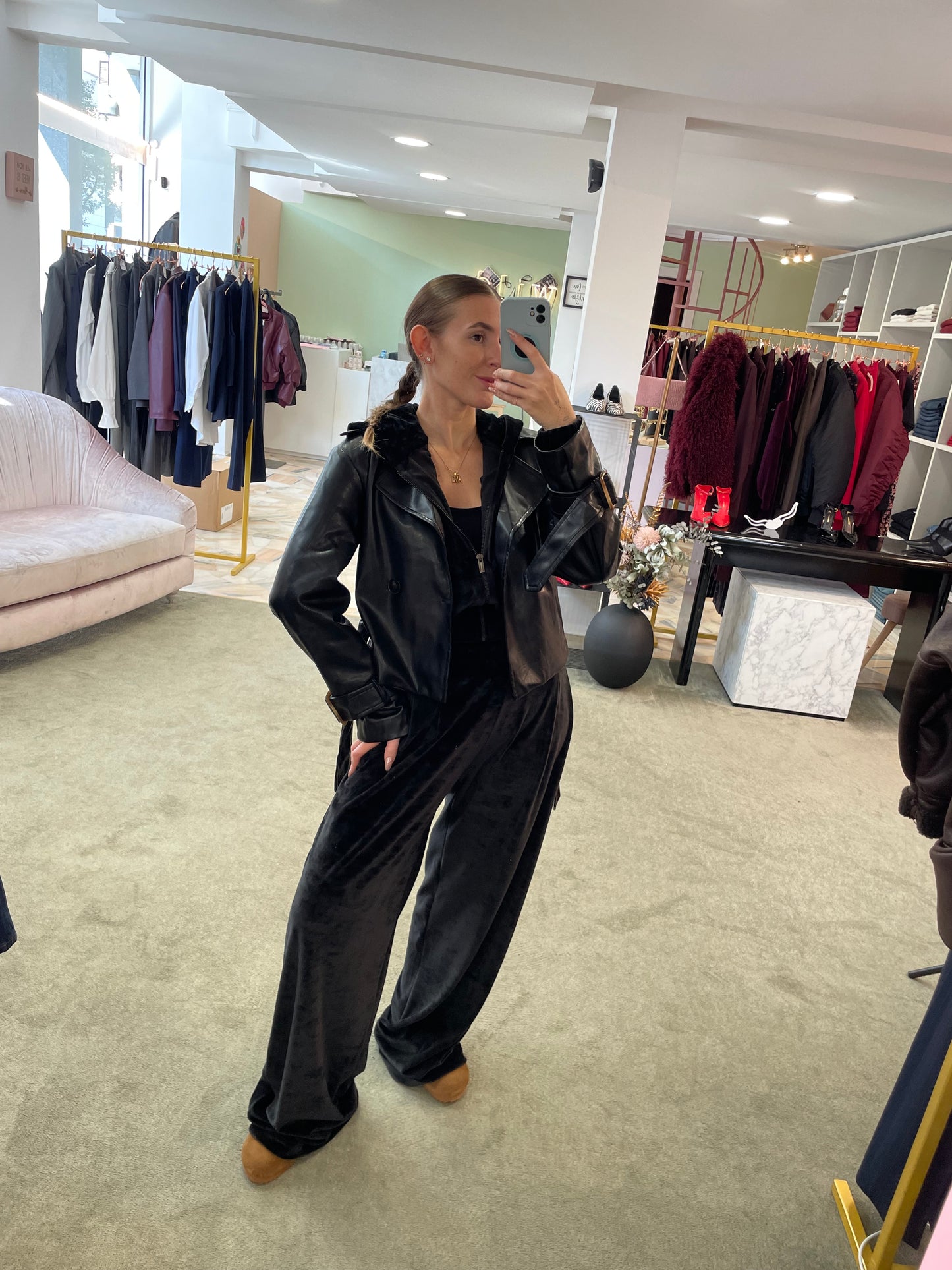 Trench mini nero crop in ecopelle gl